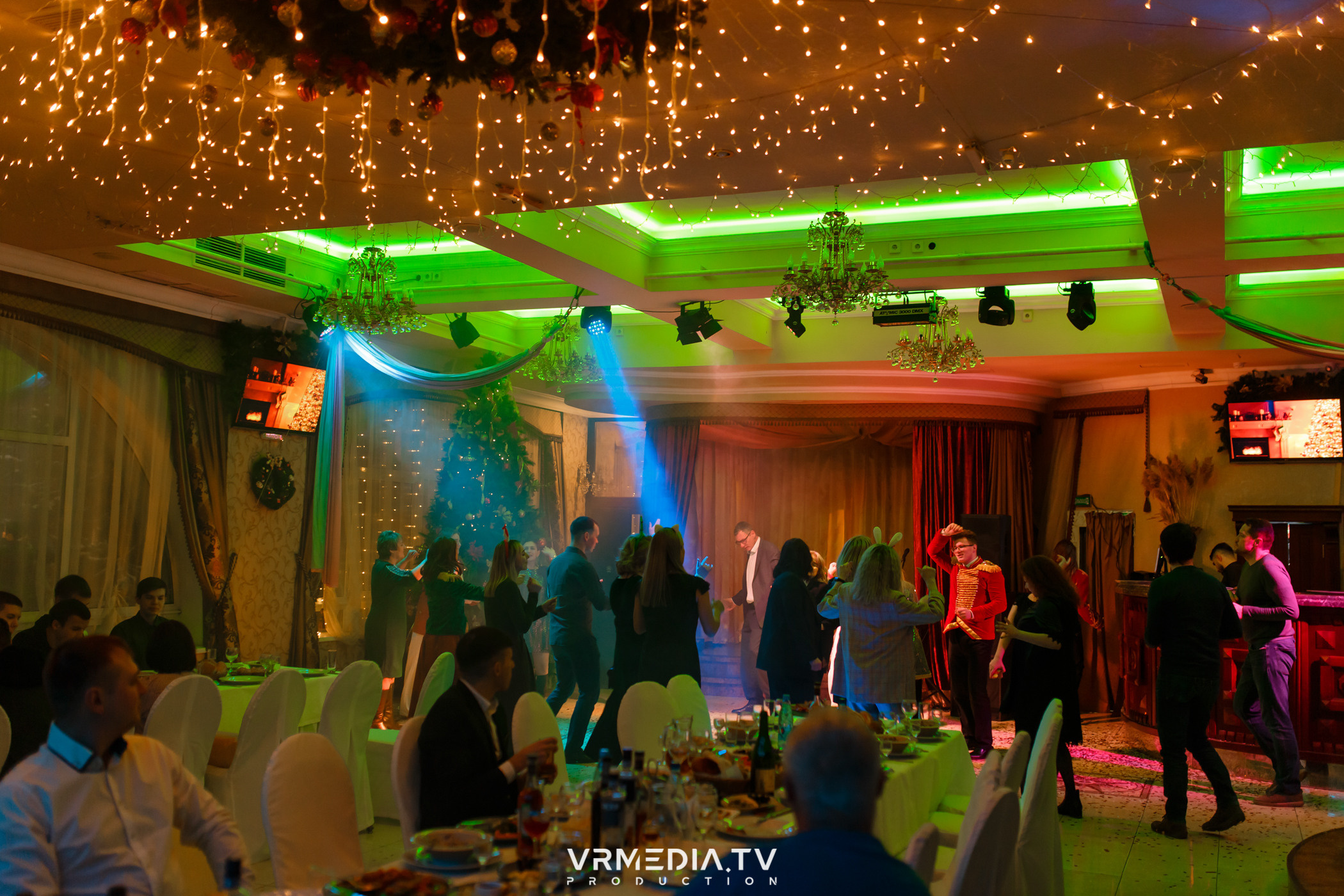 «Новогодний Мюзикл» в ресторане «Лазурный Берег»