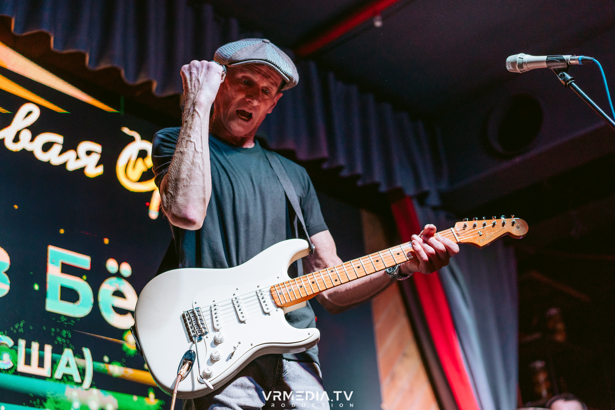 Джазовая среда: Чарльз Бёртон (США)