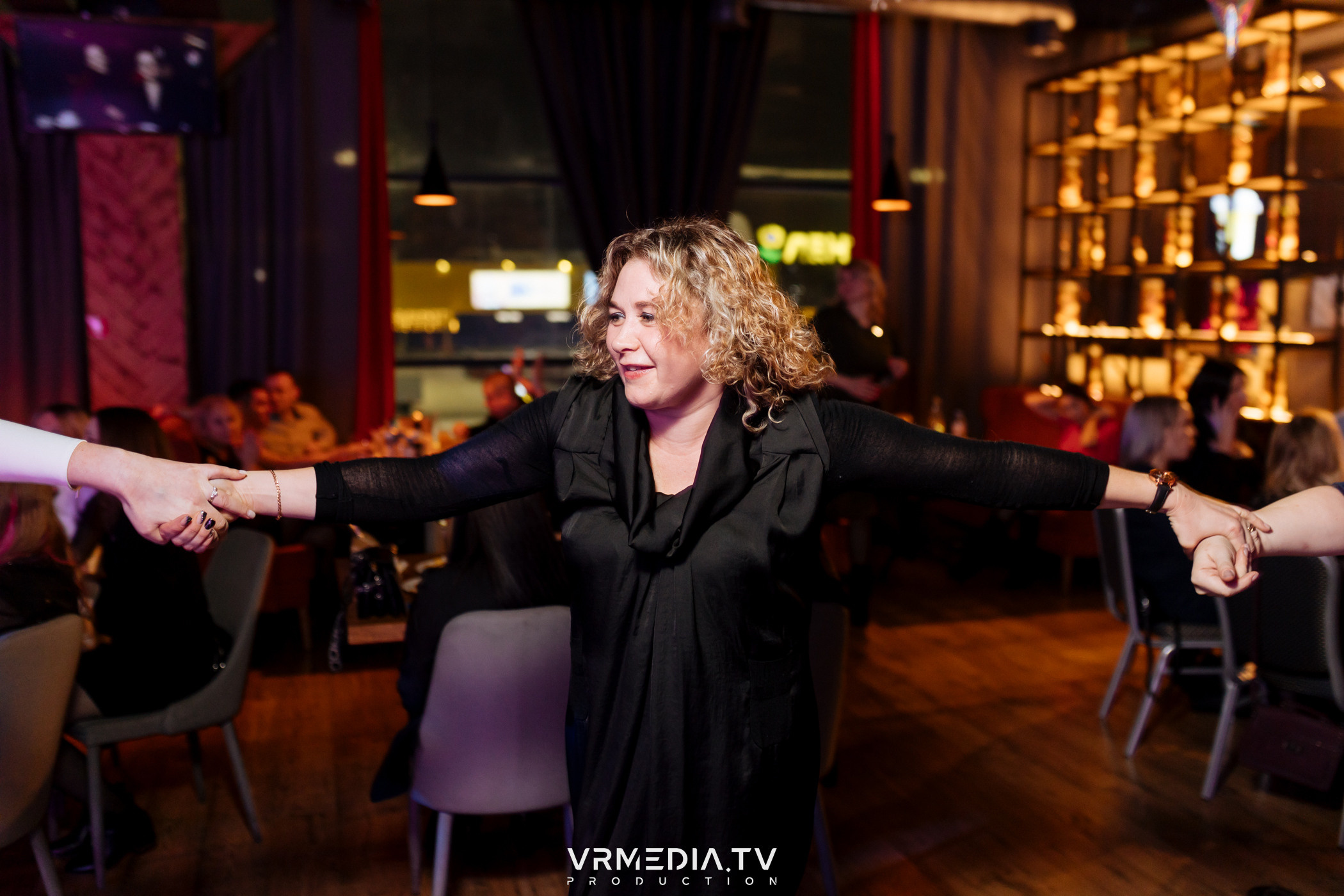 Жаркий новогодний корпоратив в гриль-баре «Жара»