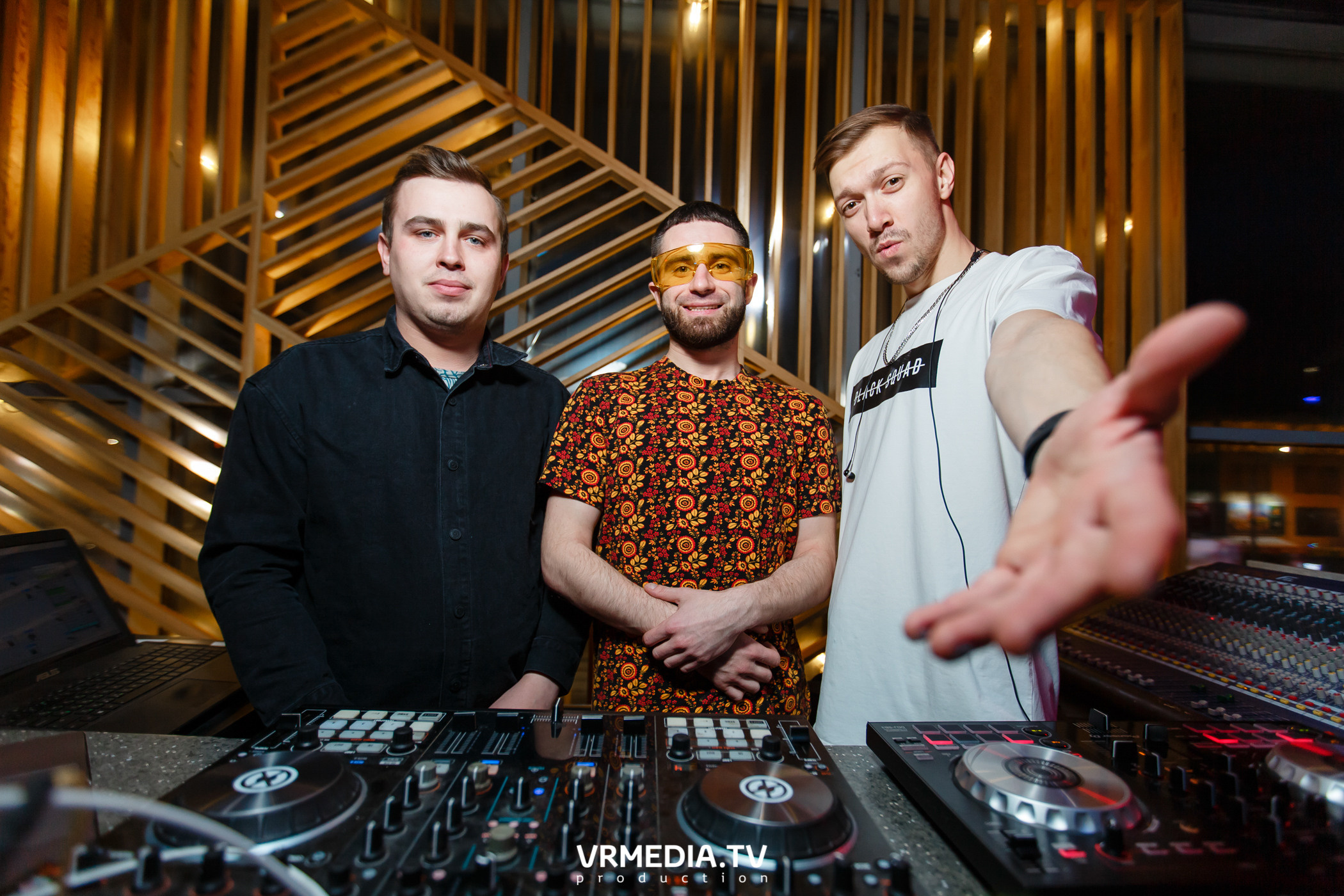 Выходные в баре «DOSKI»