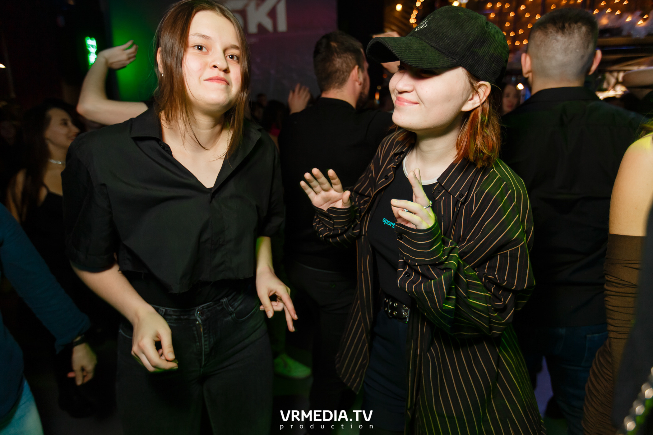 Выходные в баре «DOSKI»