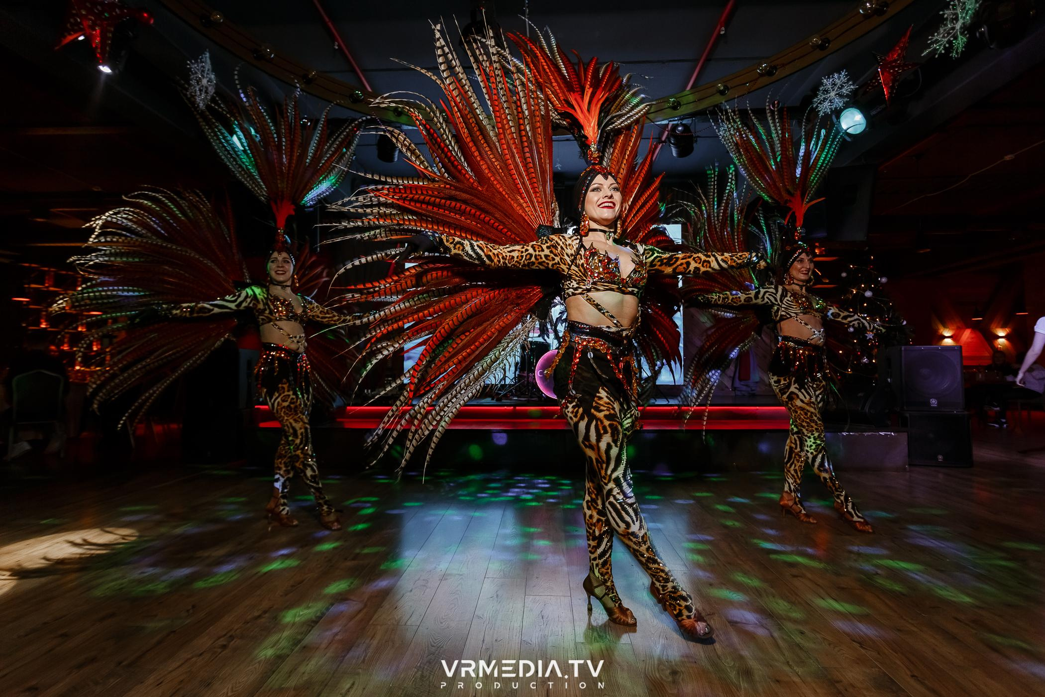 Жаркий новогодний корпоратив в гриль-баре «Жара»