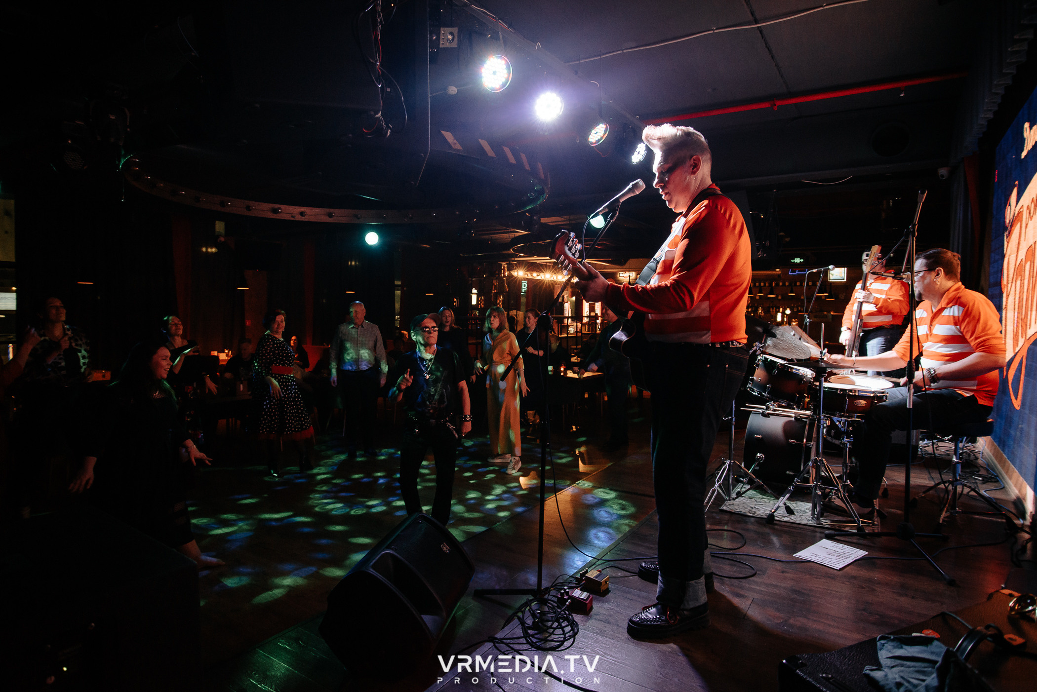 Джазовая среда: РАДИОНЯНЯ (Москва)