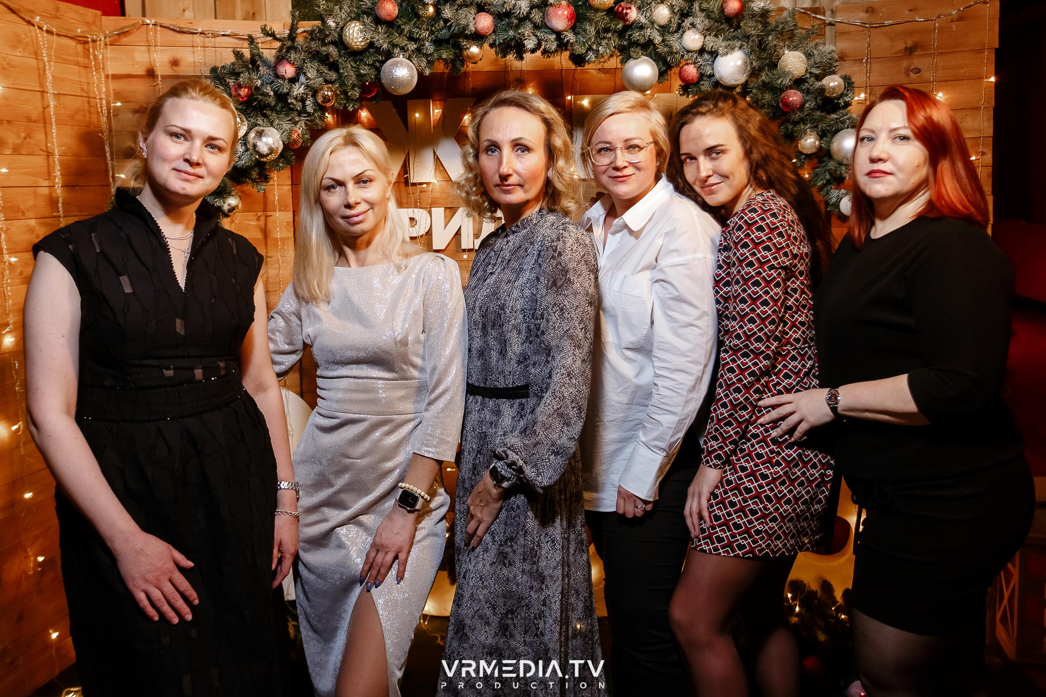 Жаркий новогодний корпоратив в гриль-баре «Жара»