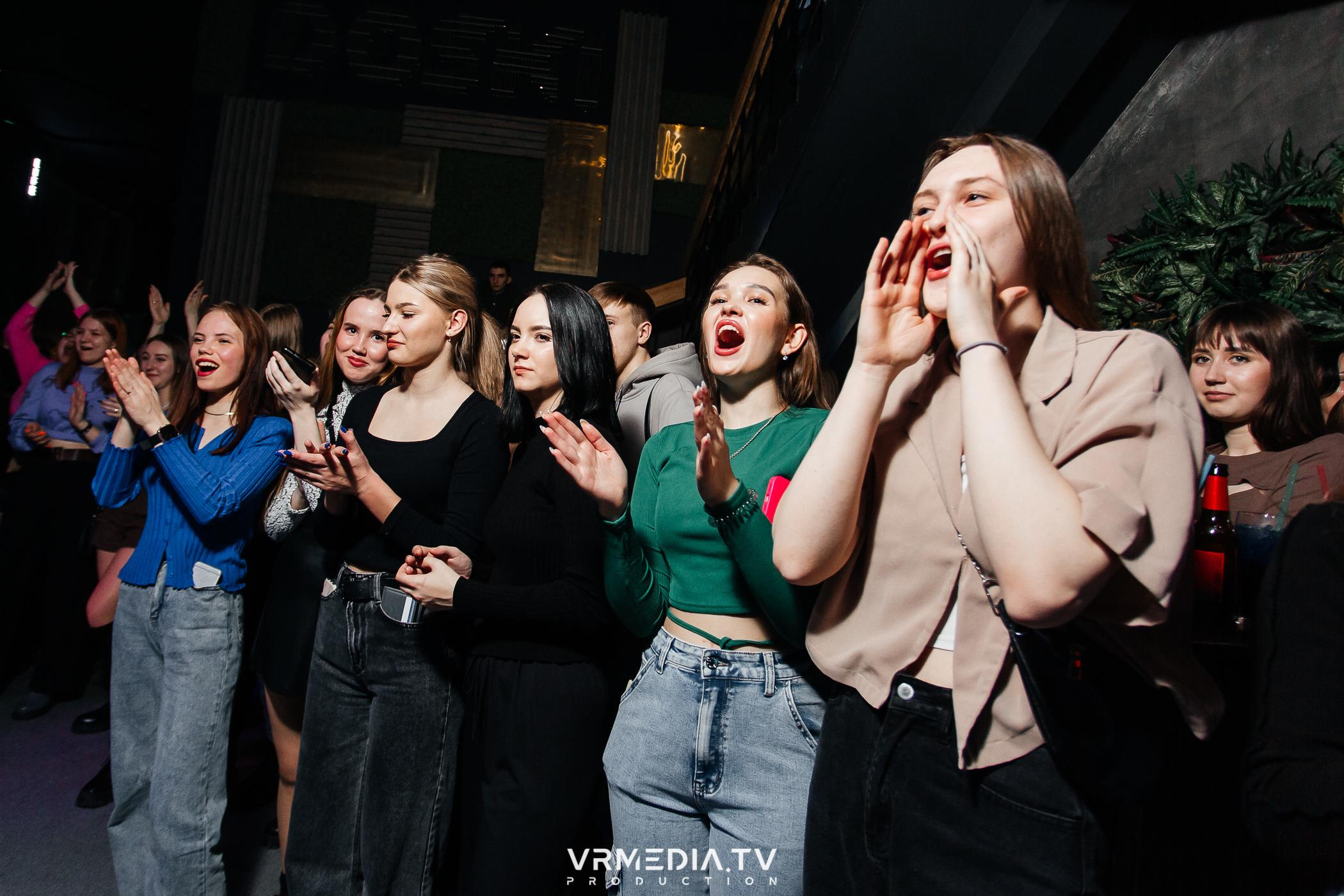 Выходные в баре «DOSKI»