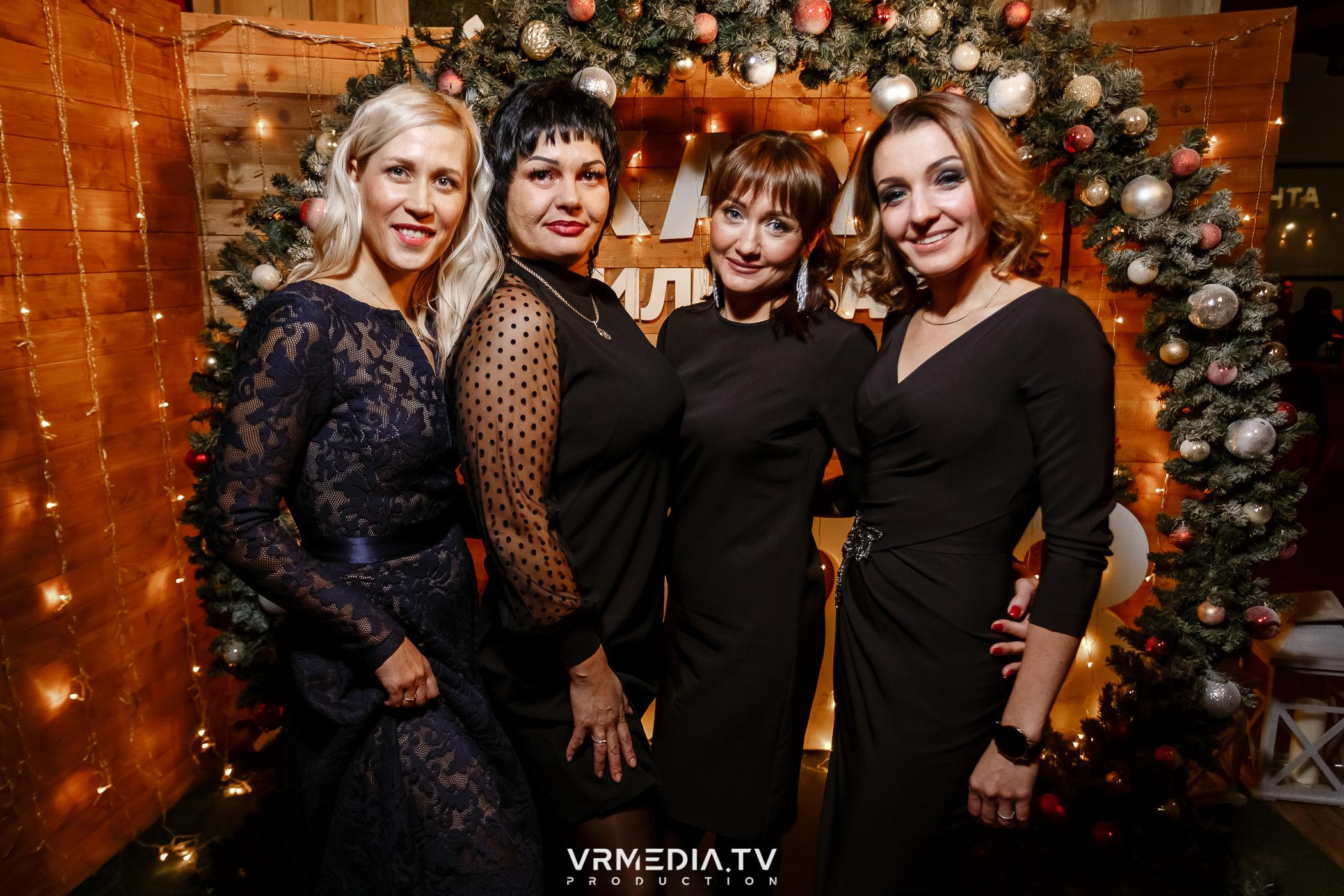 Жаркий новогодний корпоратив в гриль-баре «Жара»