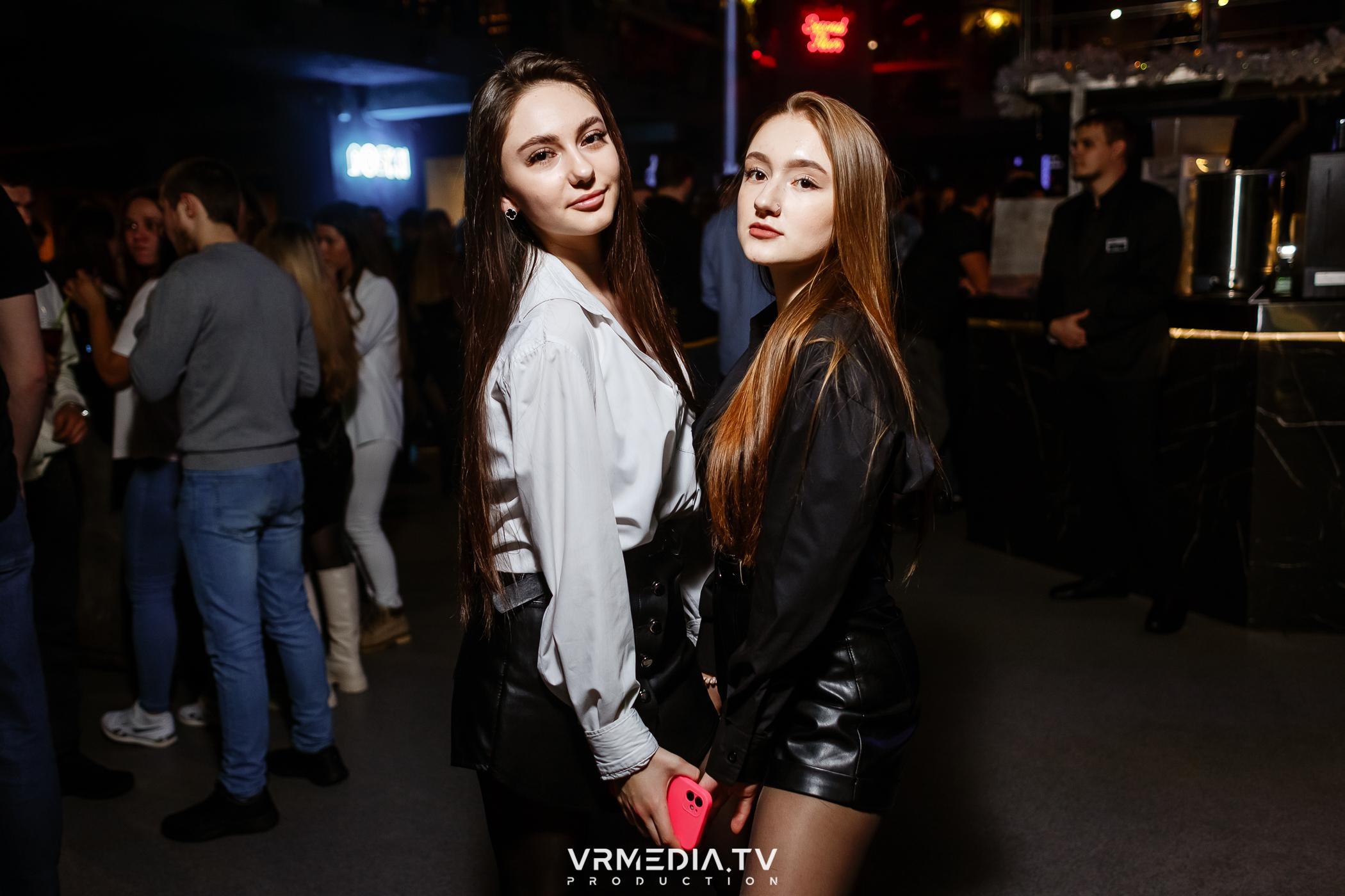 Выходные в баре «DOSKI»