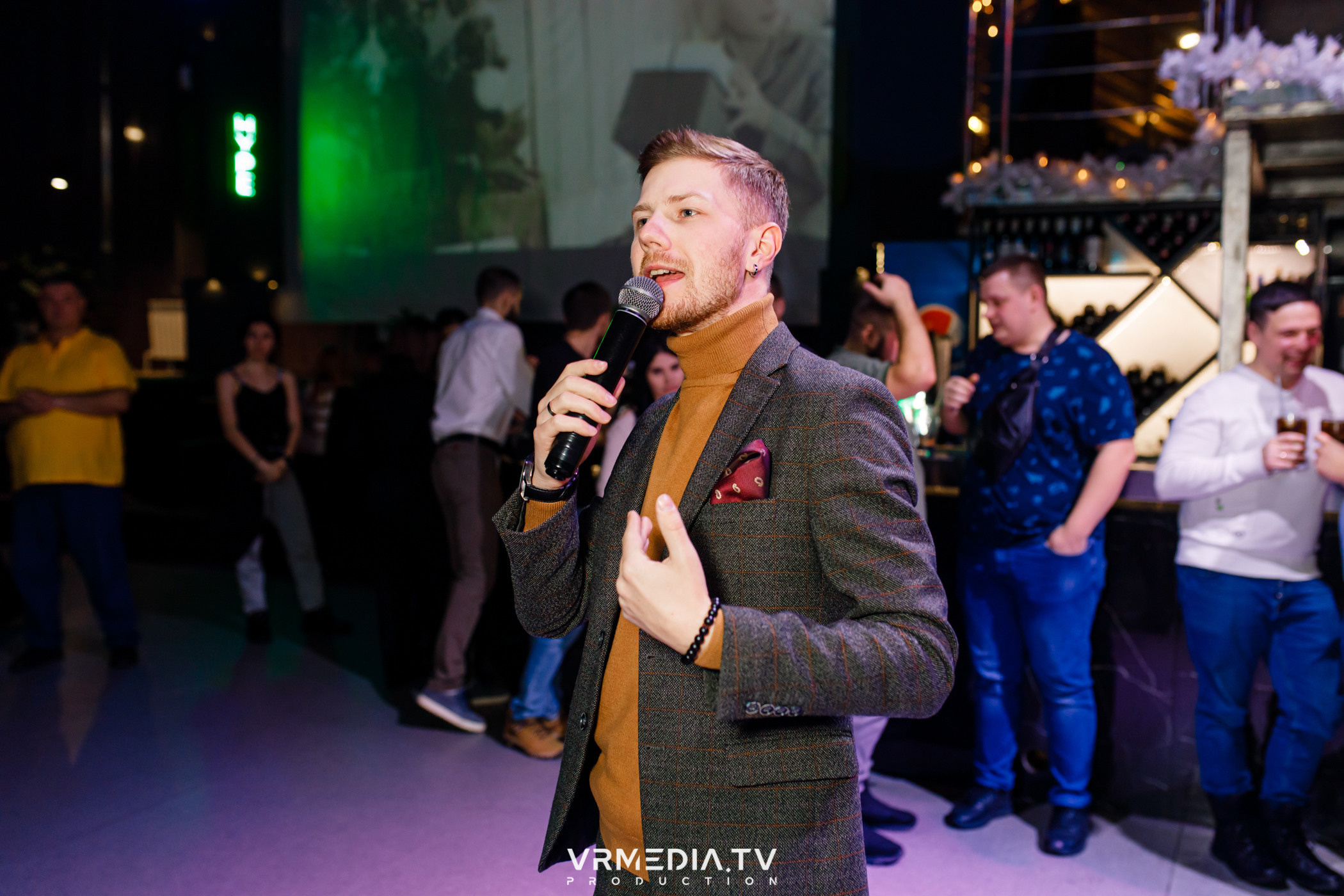 Выходные в баре «DOSKI»