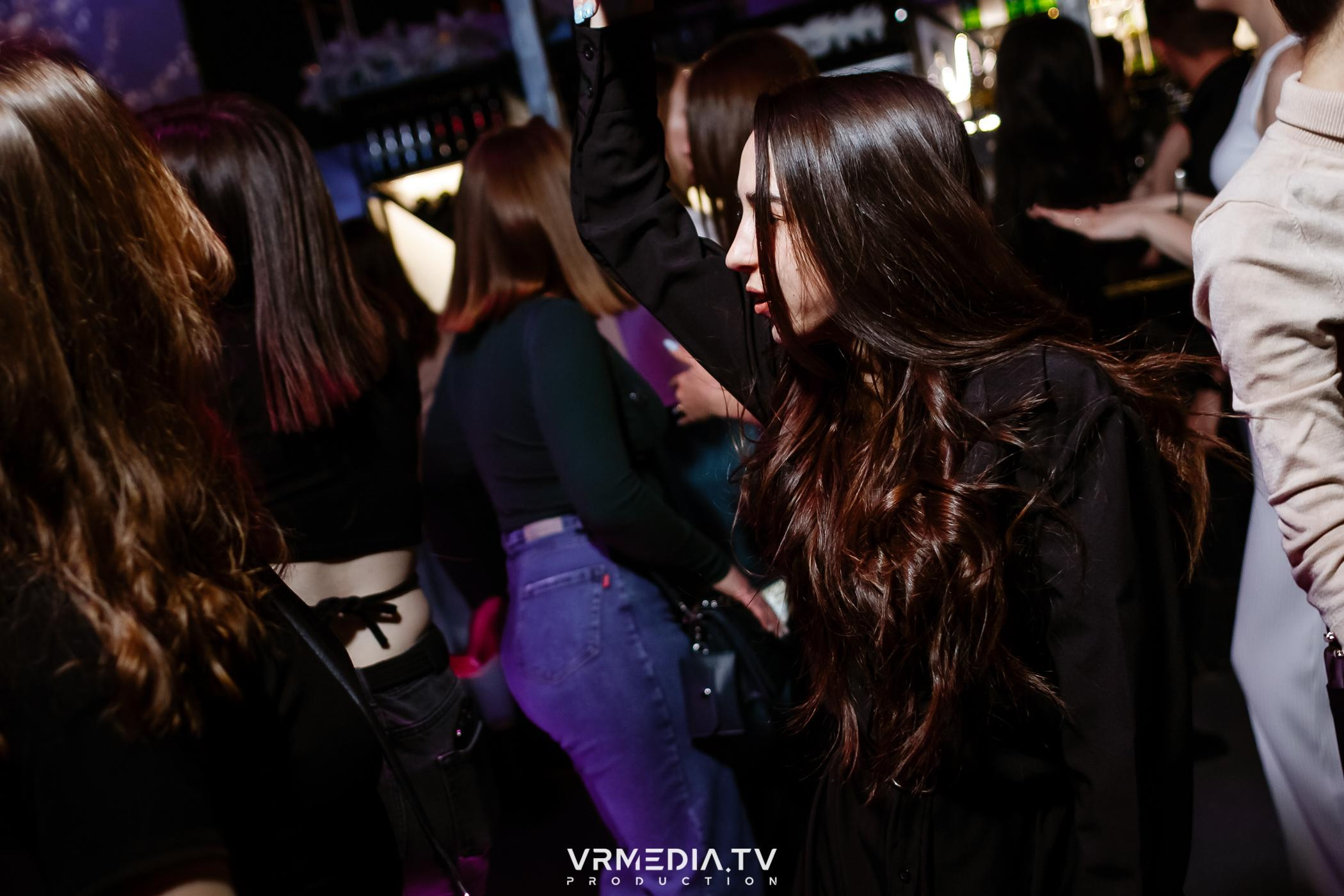 Выходные в баре «DOSKI»