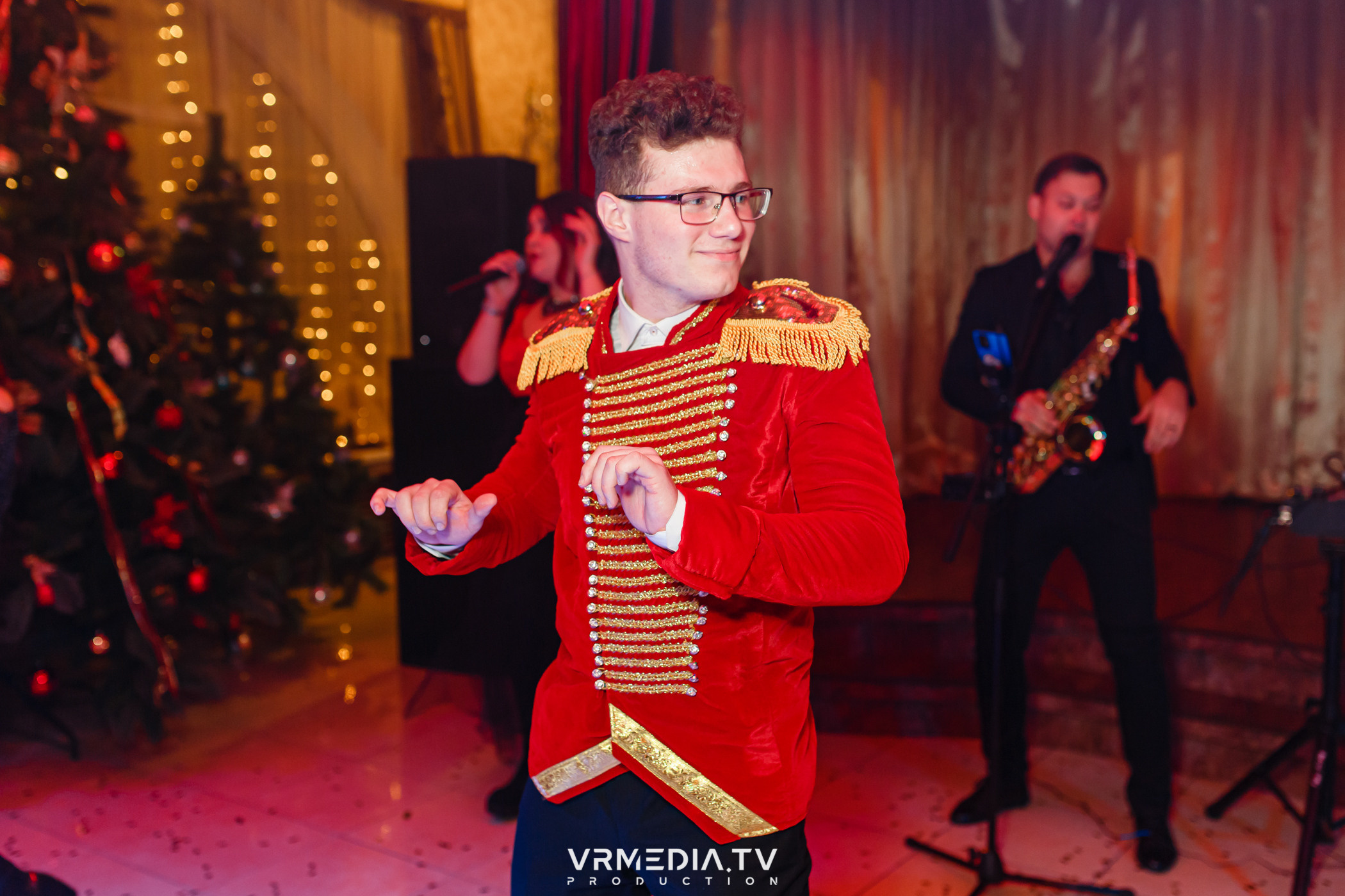 «Новогодний Мюзикл» в ресторане «Лазурный Берег»