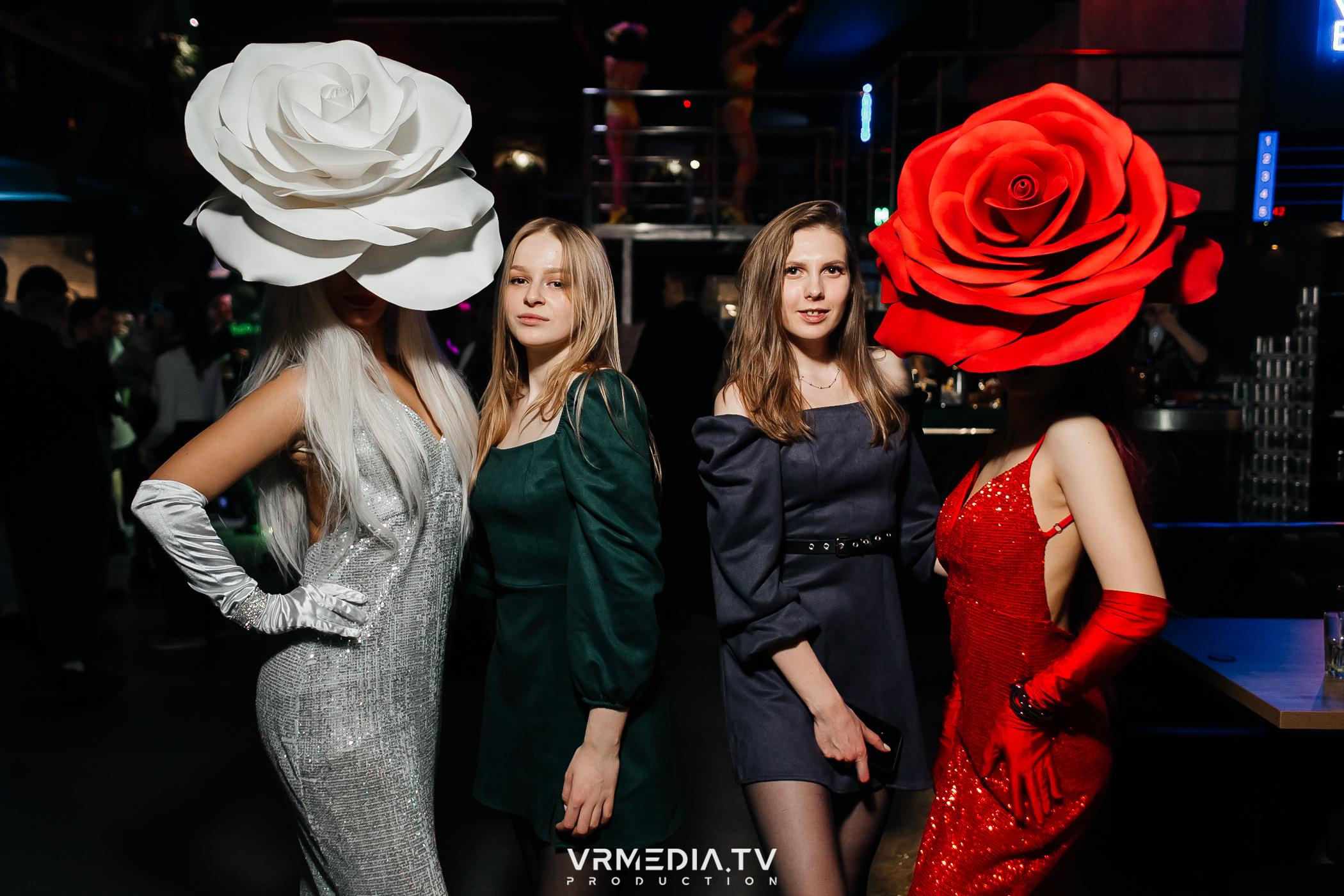 Выходные в баре «DOSKI»