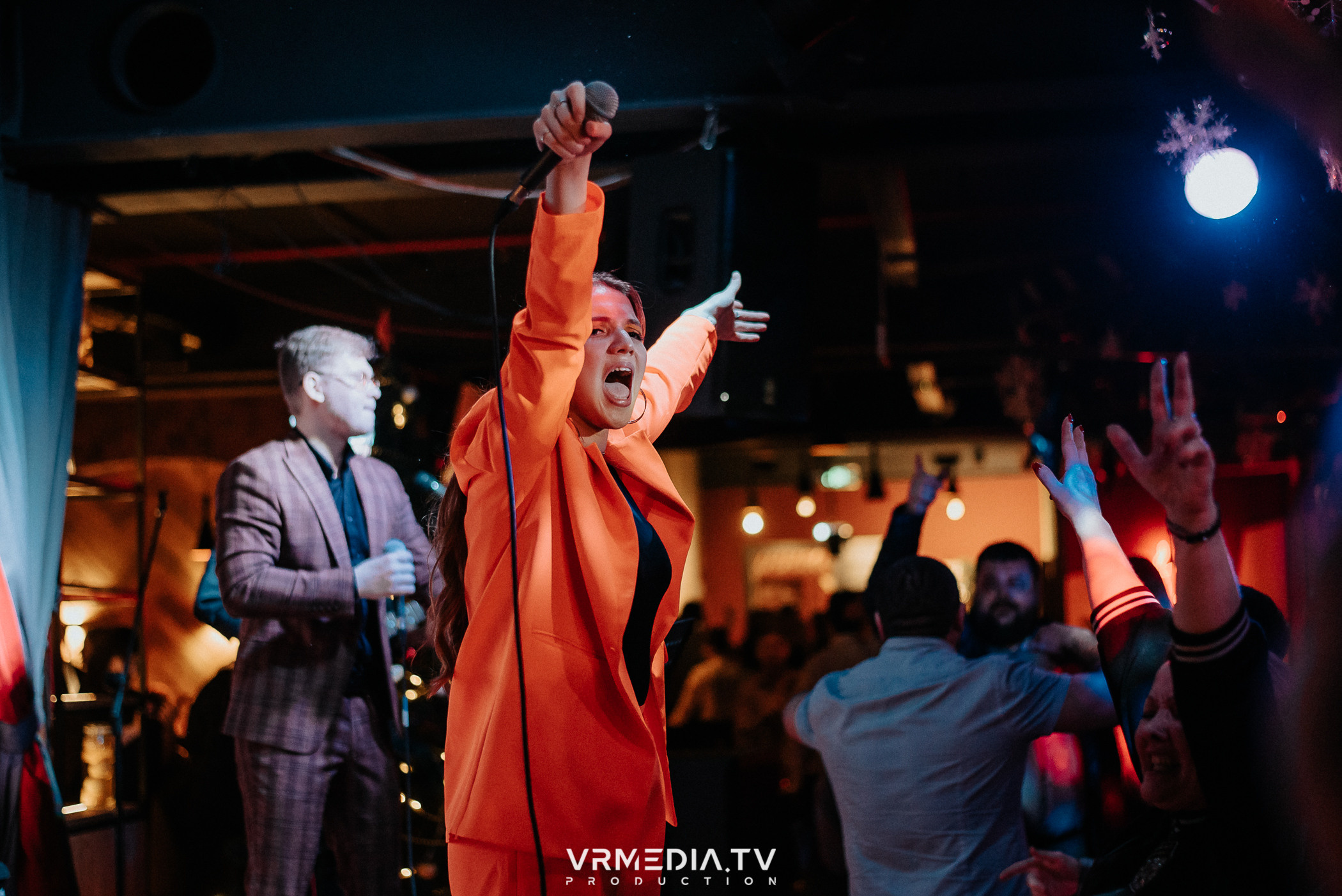 Жаркий новогодний корпоратив в гриль-баре «Жара»