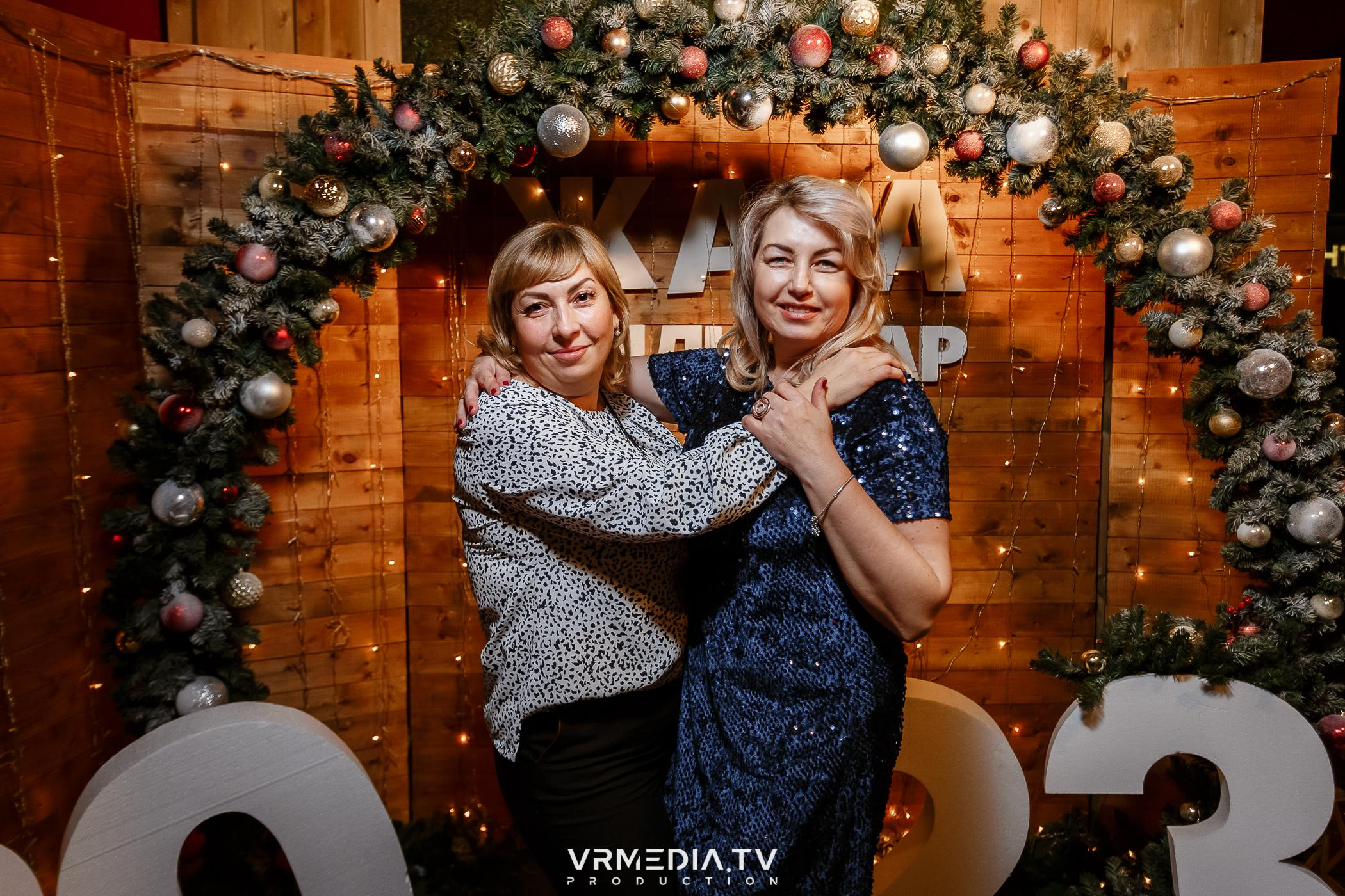 Жаркий новогодний корпоратив в гриль-баре «Жара»