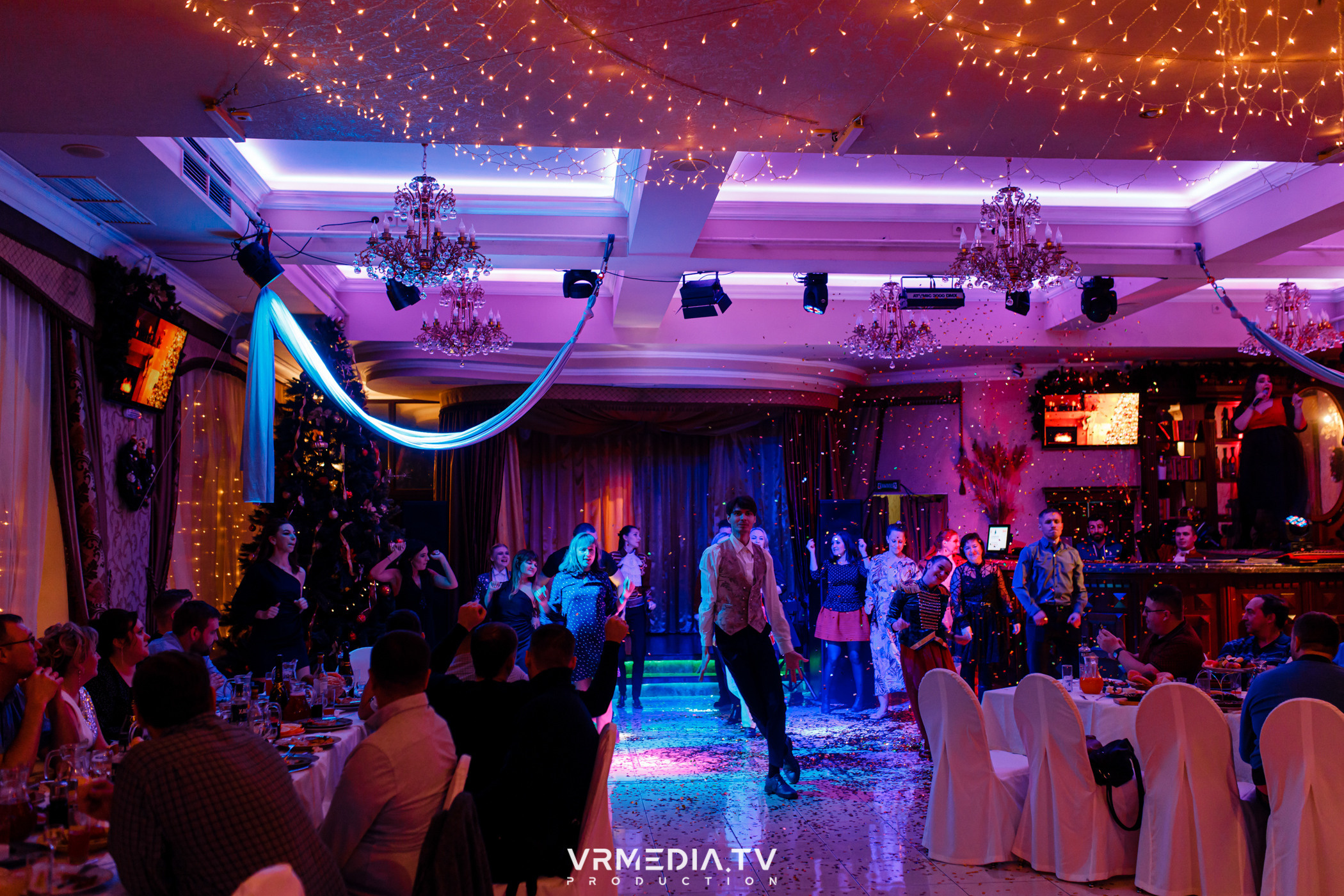 «Новогодний Мюзикл» в ресторане «Лазурный Берег»