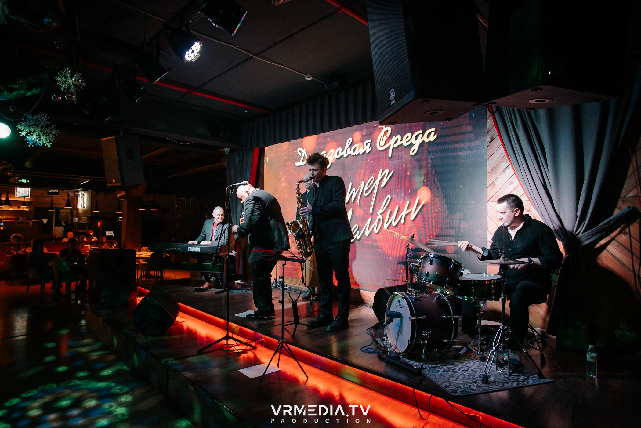 Джазовая среда: Певец Мистер Мелвин (Франция)