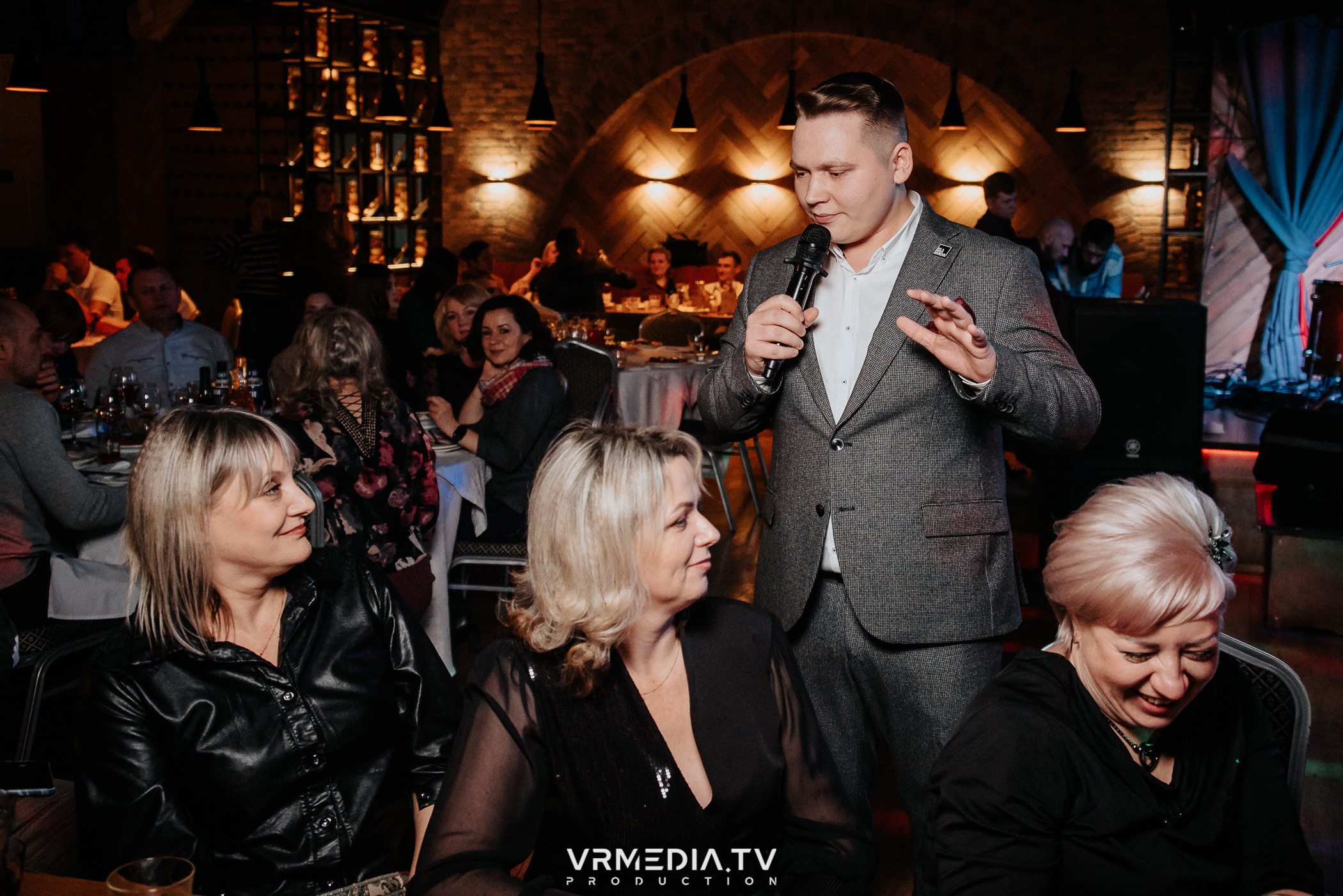 Жаркий новогодний корпоратив в гриль-баре «Жара»