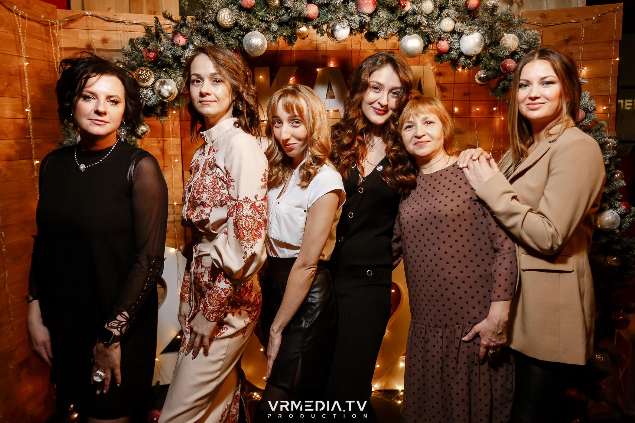 Жаркий новогодний корпоратив в гриль-баре «Жара»