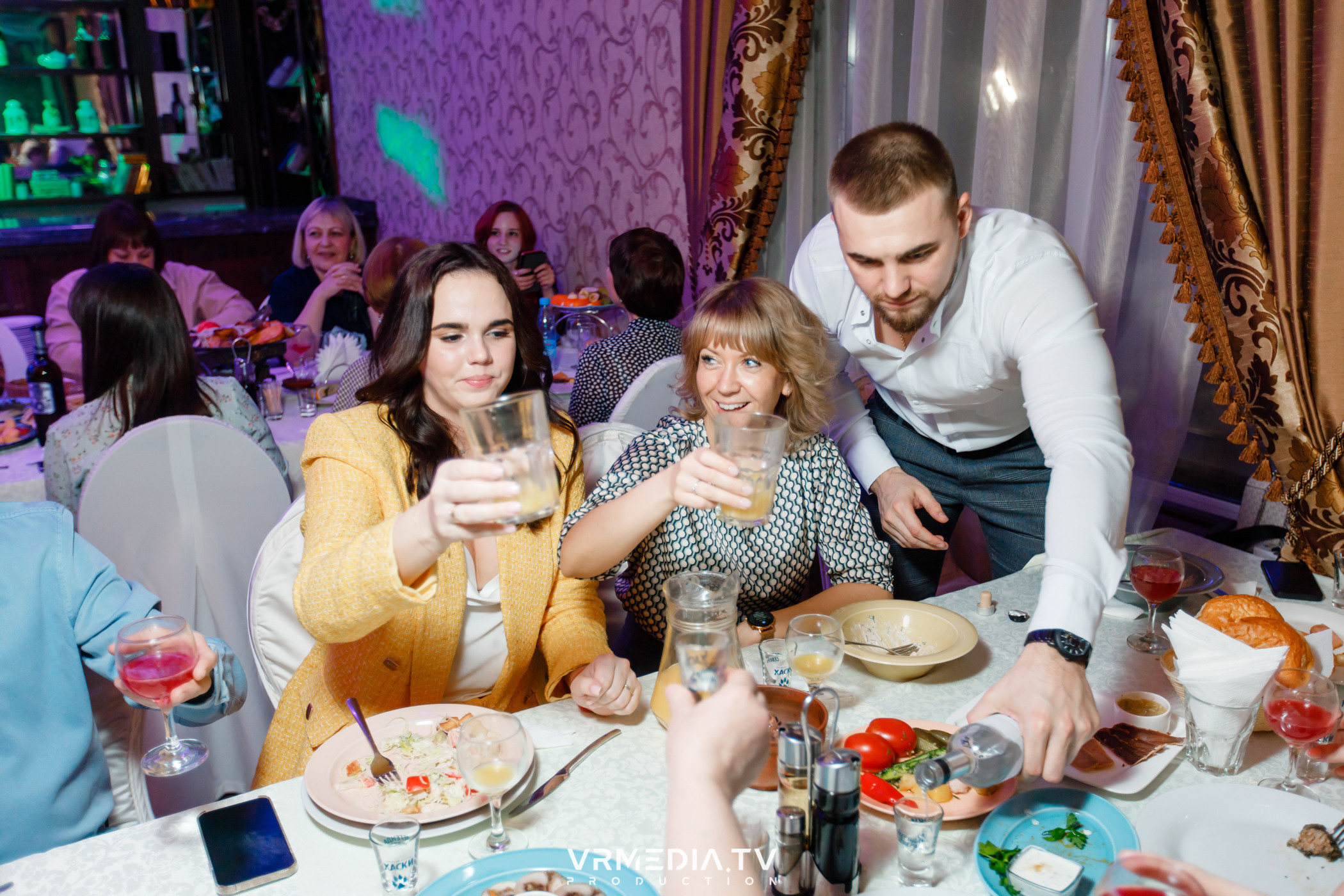 Международный женский день в ресторане «Лазурный Берег»