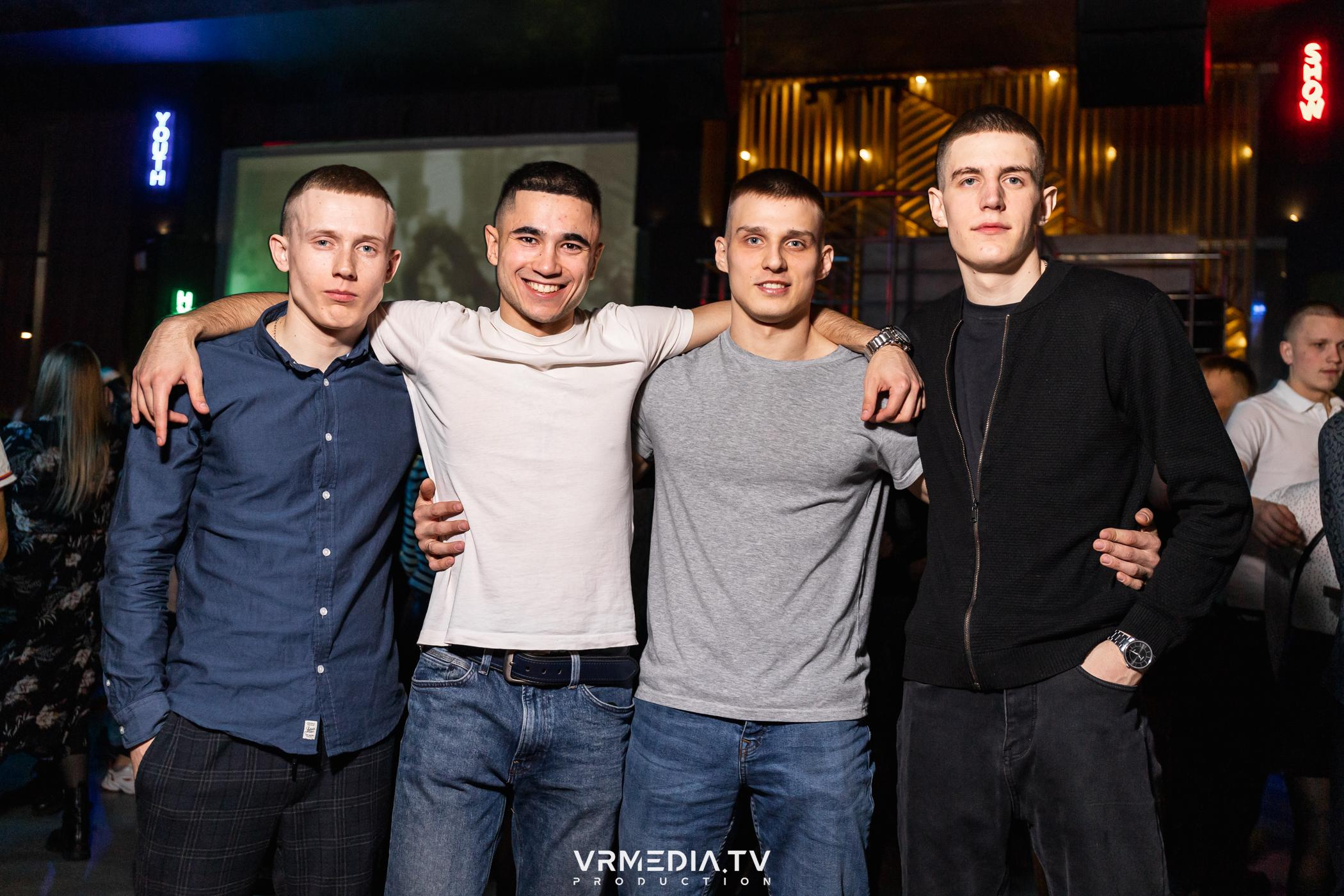 Выходные в баре «DOSKI»