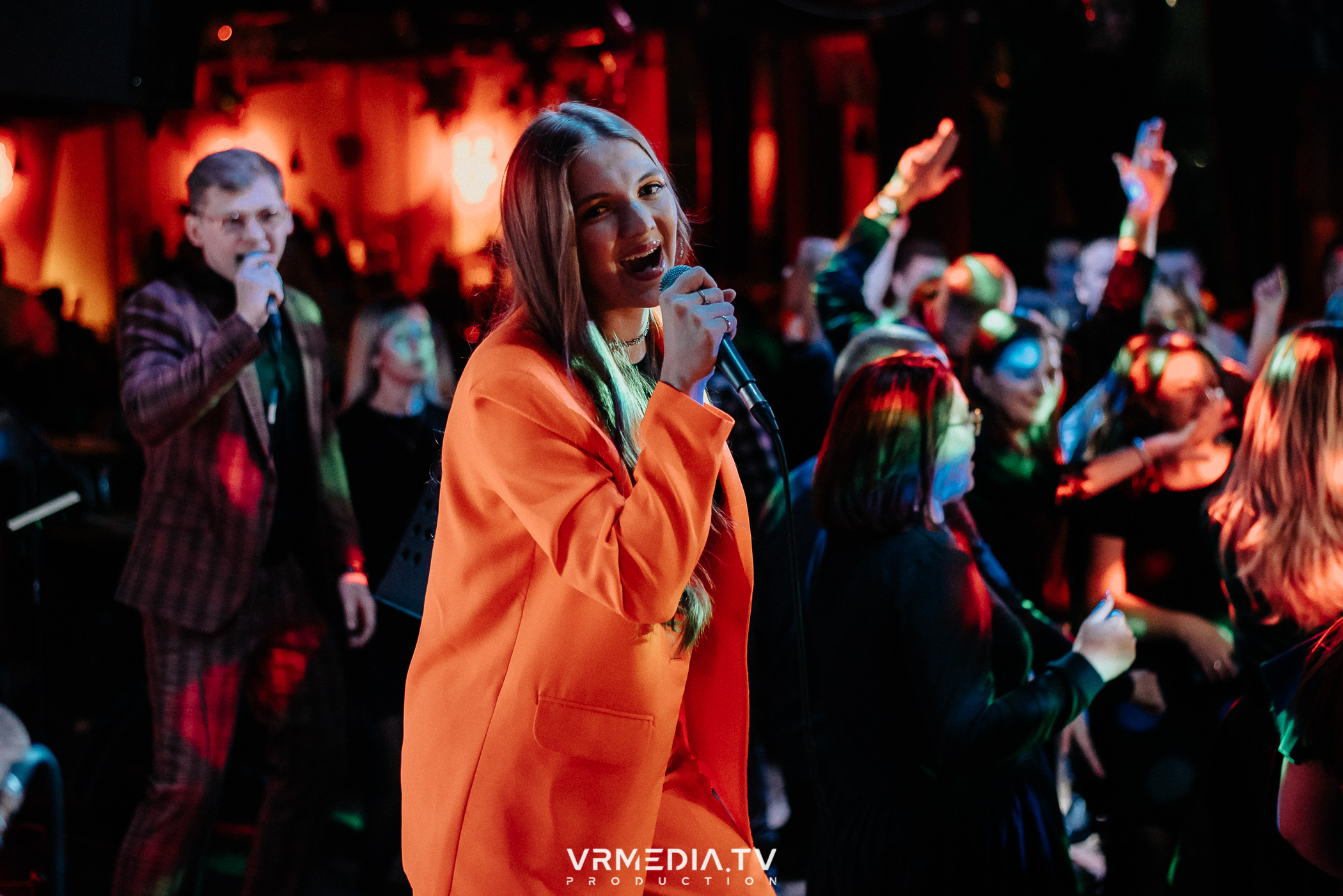 Жаркий новогодний корпоратив в гриль-баре «Жара»