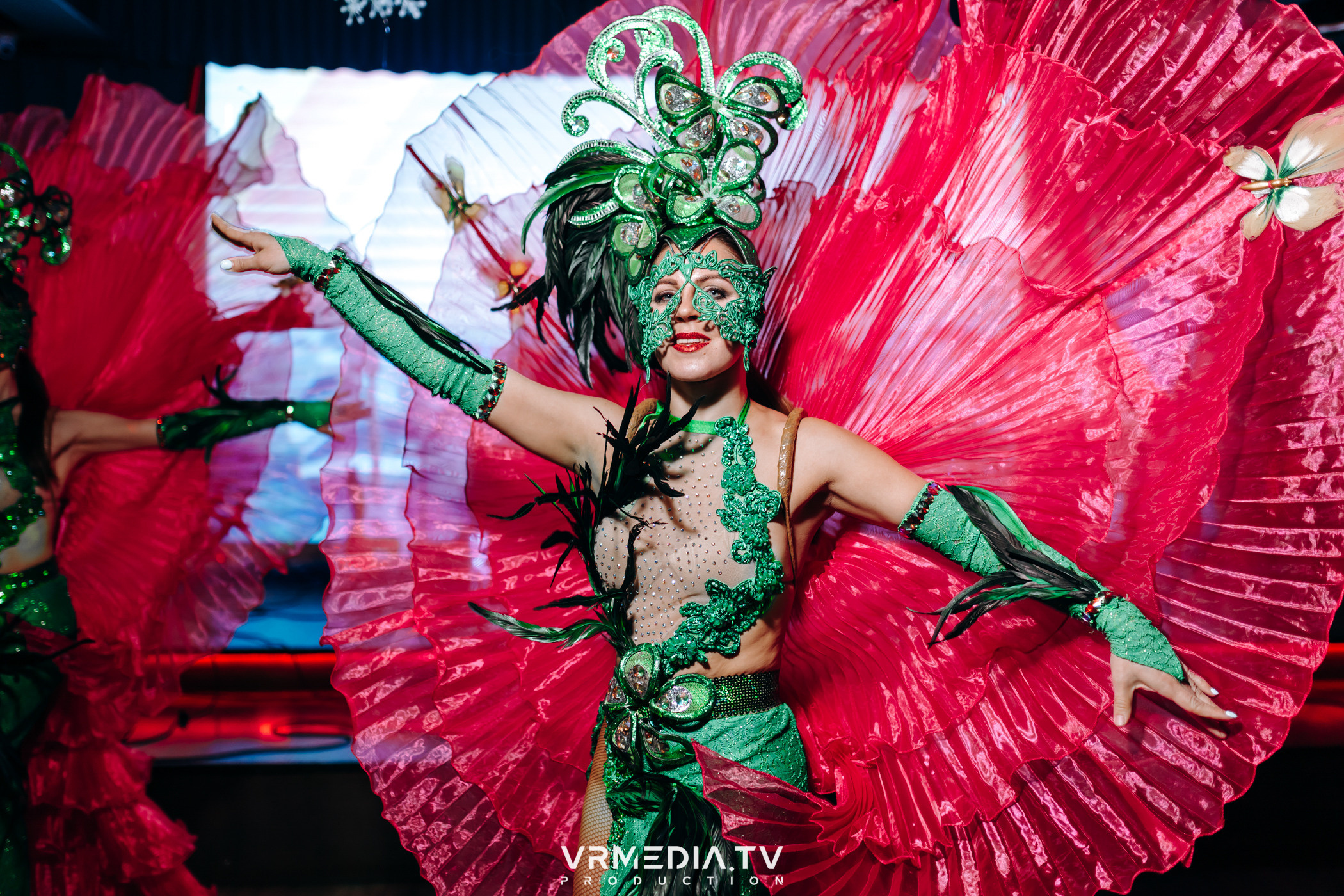 Жаркий новогодний корпоратив в гриль-баре «Жара»