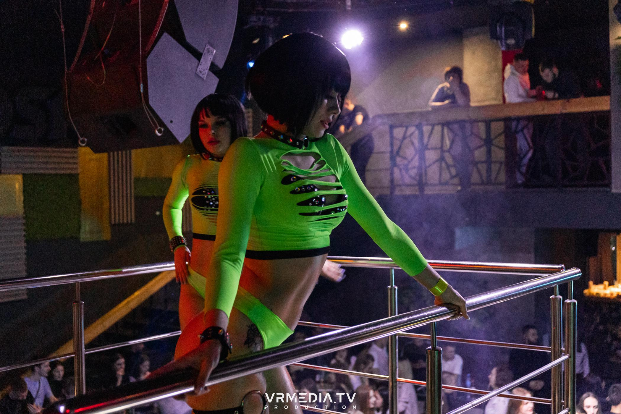 Выходные в баре «DOSKI»