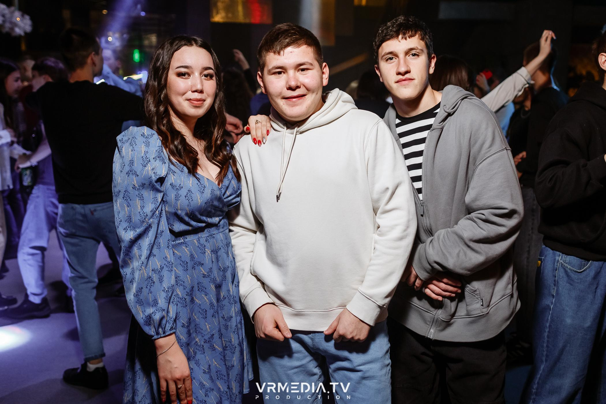 Выходные в баре «DOSKI»