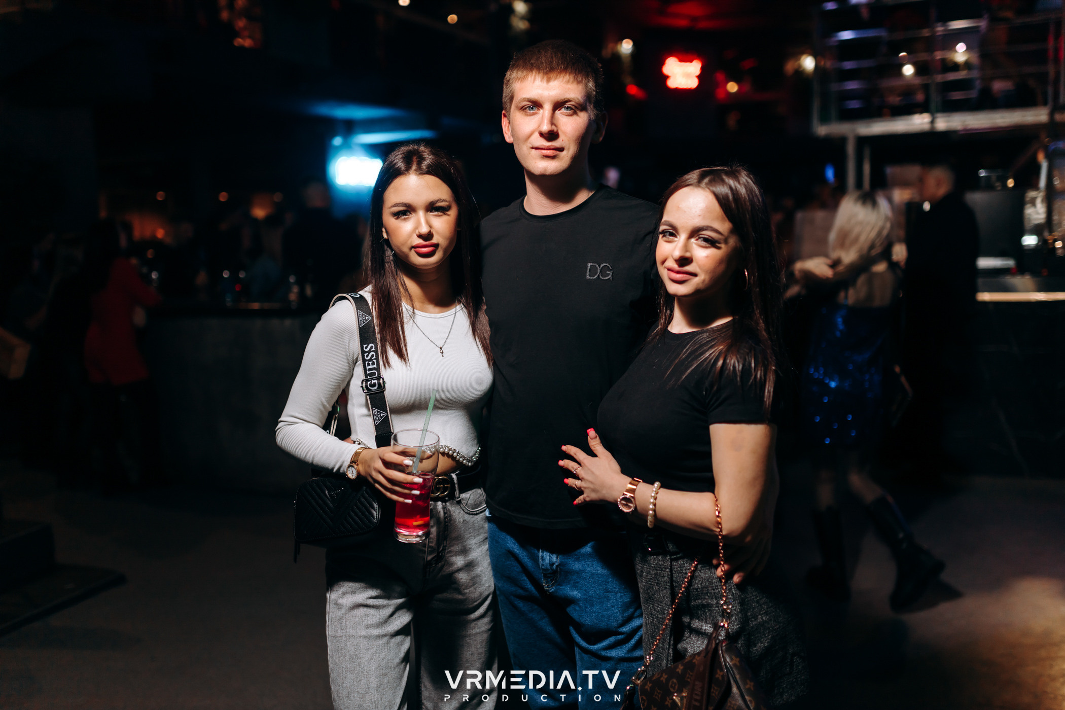 Выходные в баре «DOSKI»