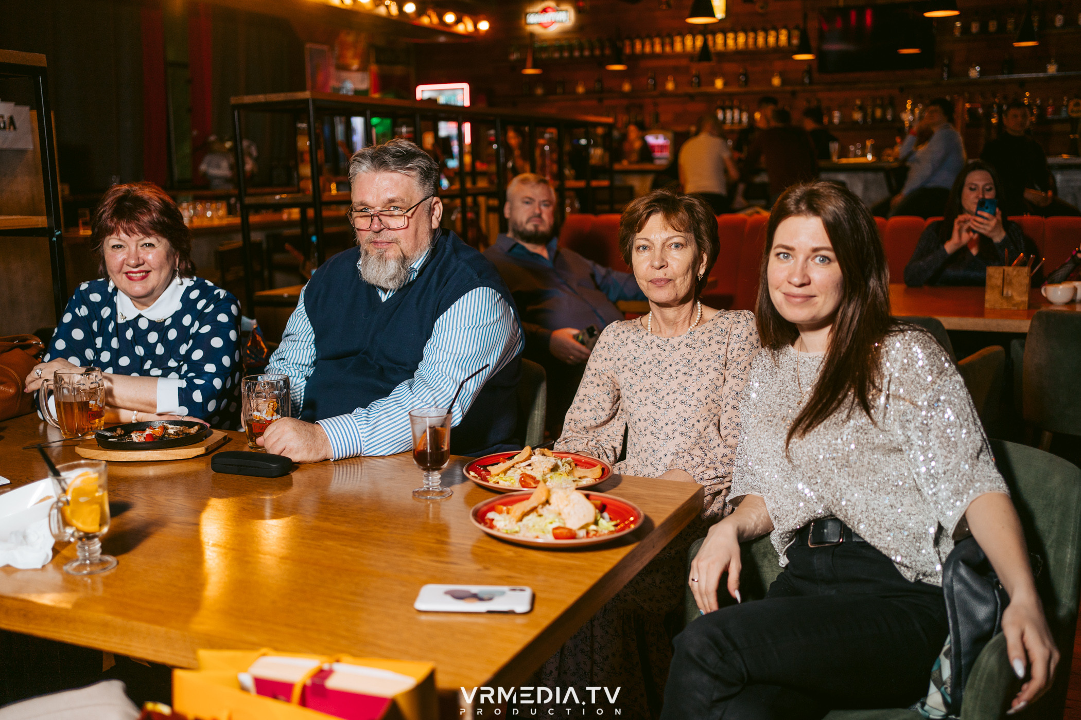 Джазовая среда: Чарльз Бёртон (США)