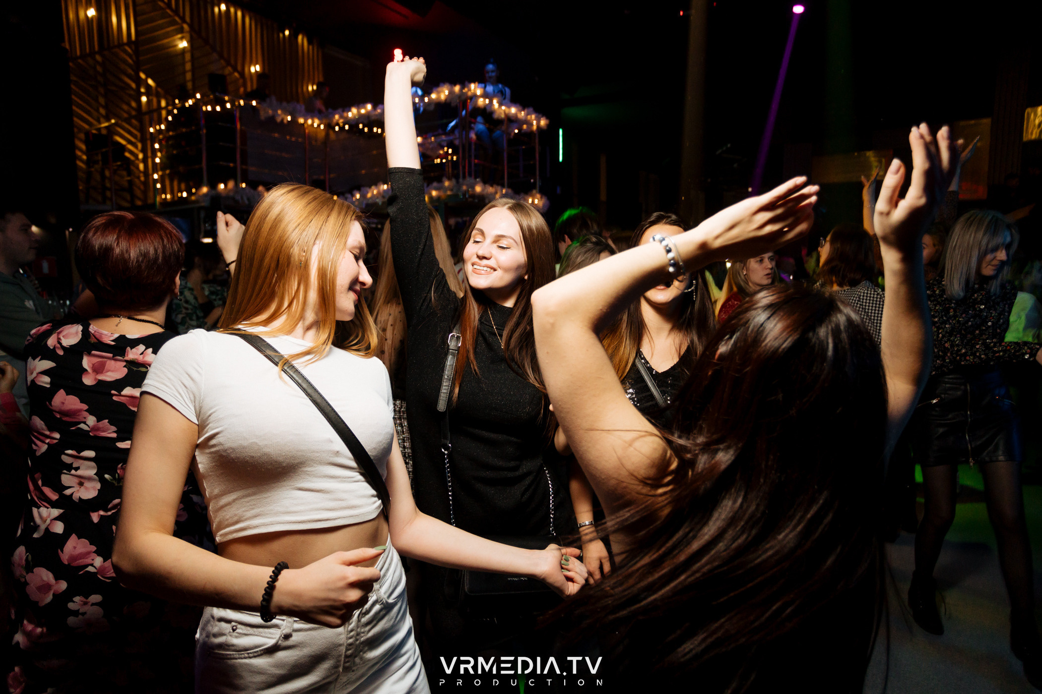 Выходные в баре «DOSKI»