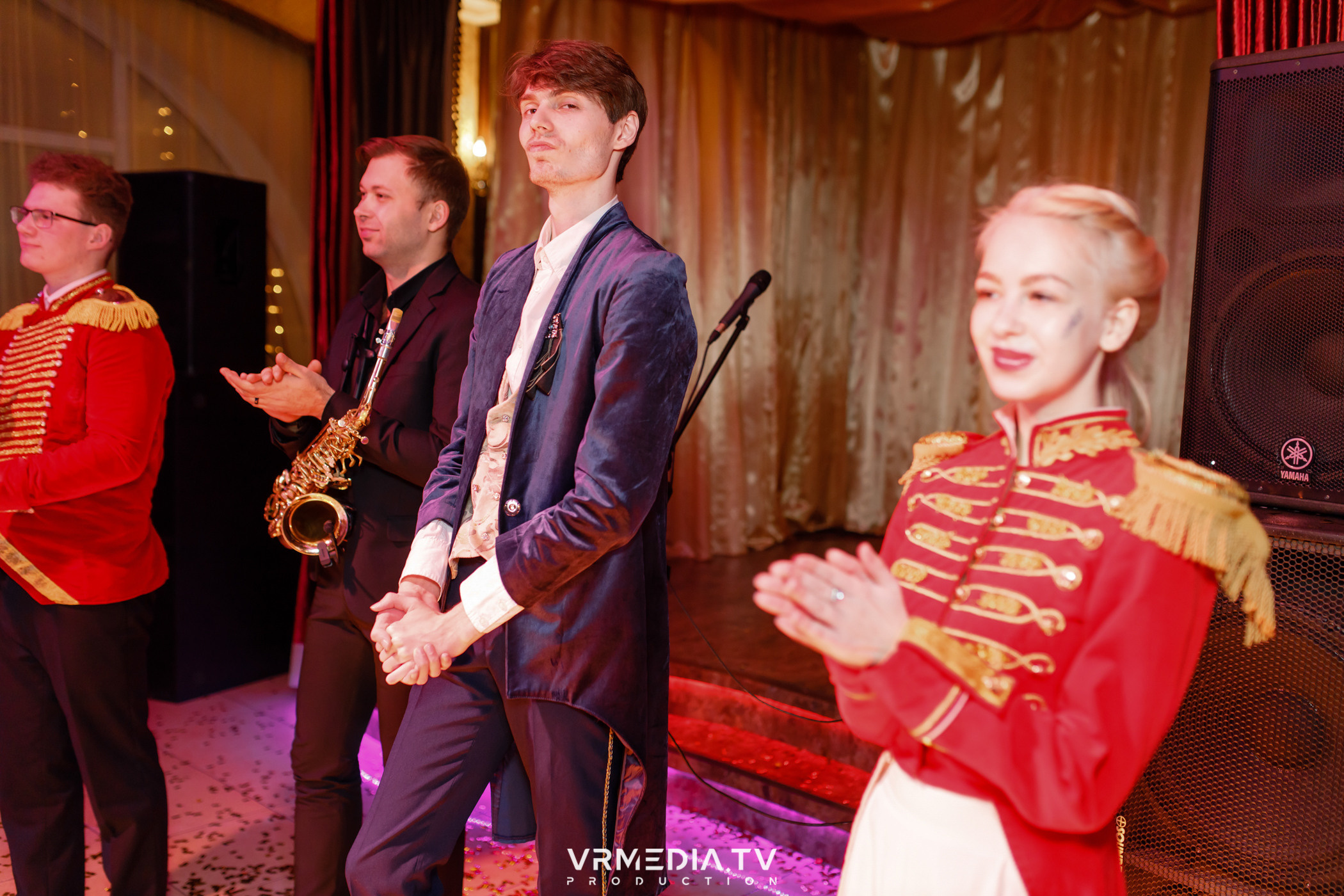 «Новогодний Мюзикл» в ресторане «Лазурный Берег»