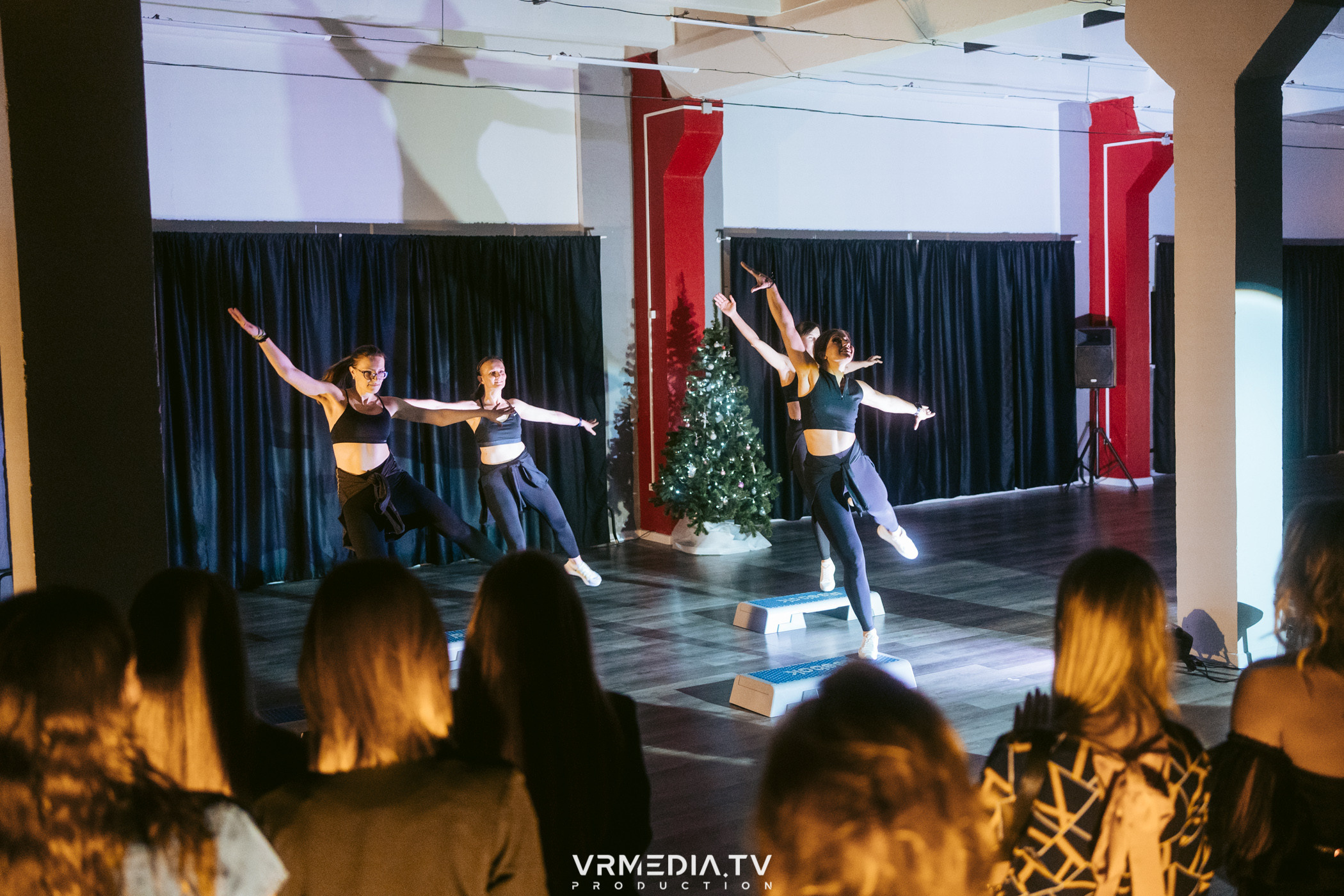 Новогодний вечер в «FREEDOM by Kseniya Aleksandrova»