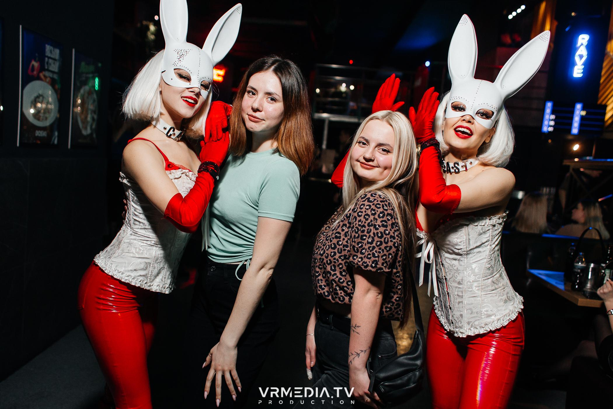 Выходные в баре «DOSKI»