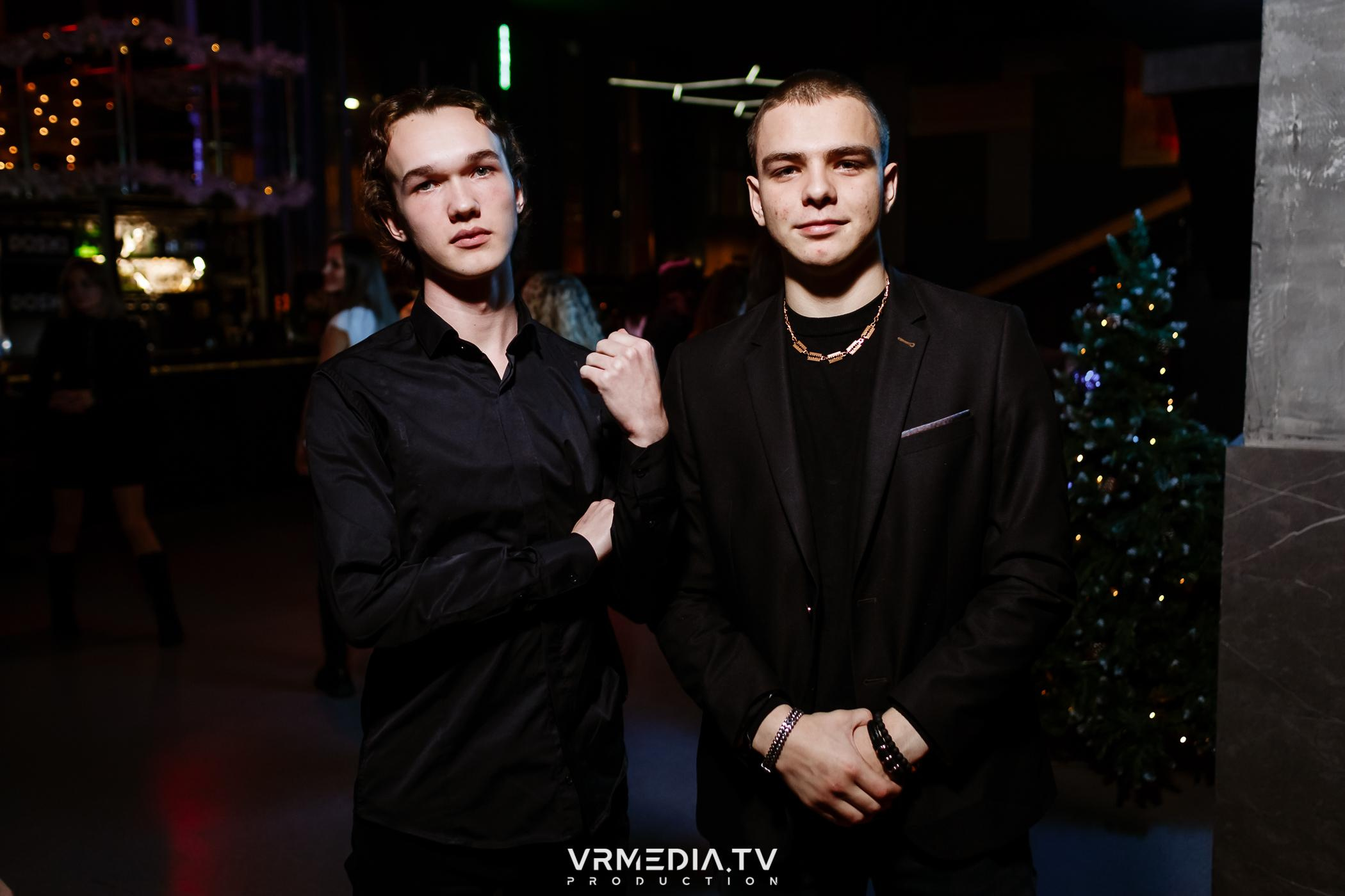 Выходные в баре «DOSKI»