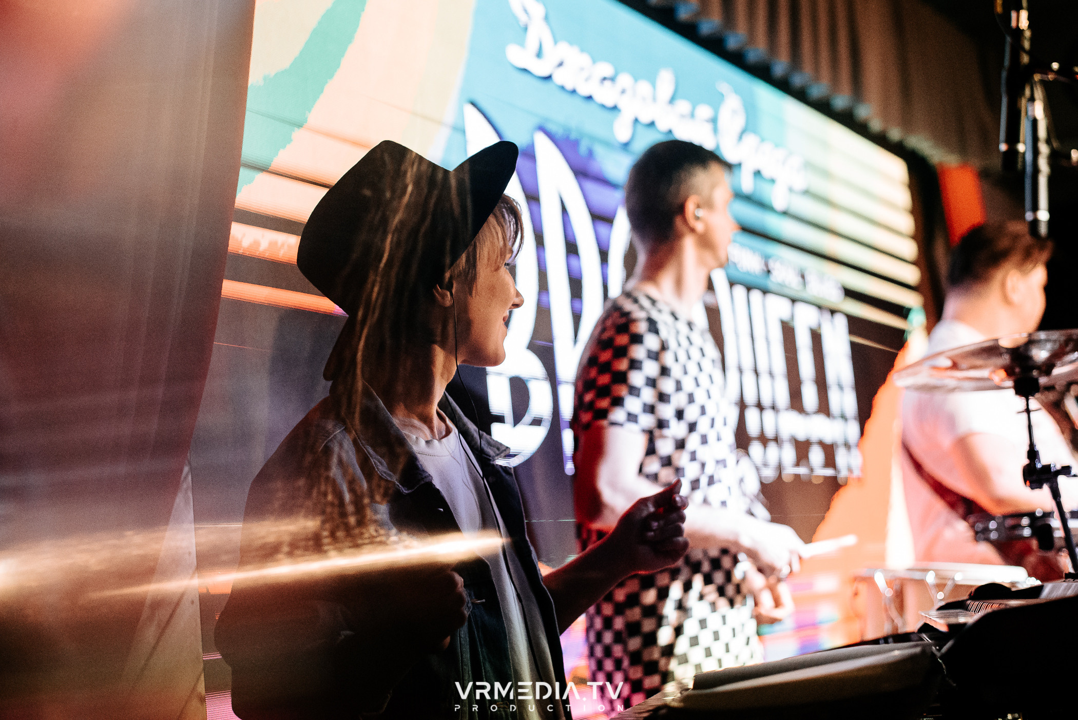 Джазовая среда: BBQueen: Переменная облачность