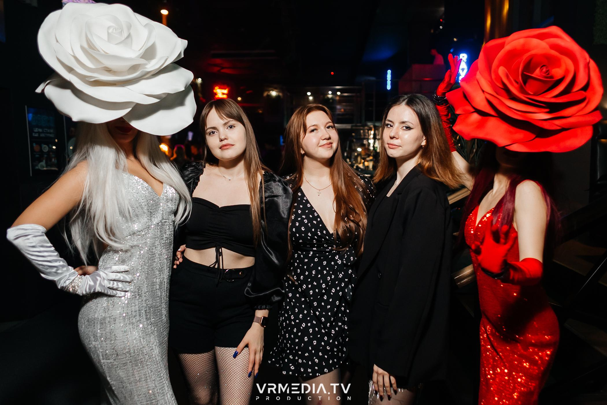 Выходные в баре «DOSKI»