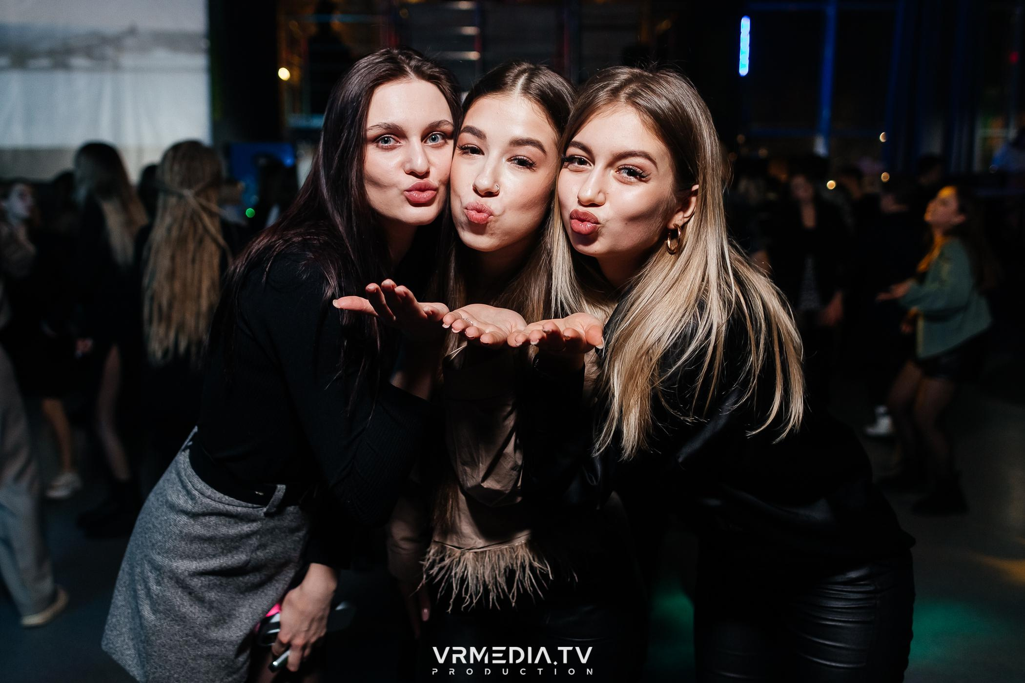 Выходные в баре «DOSKI»