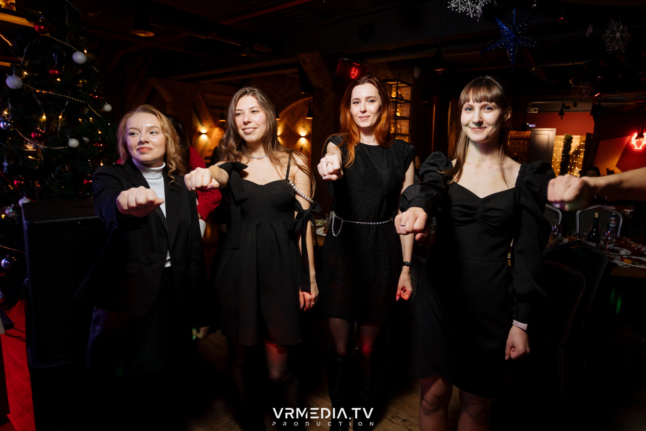 Жаркий новогодний корпоратив в гриль-баре «Жара»