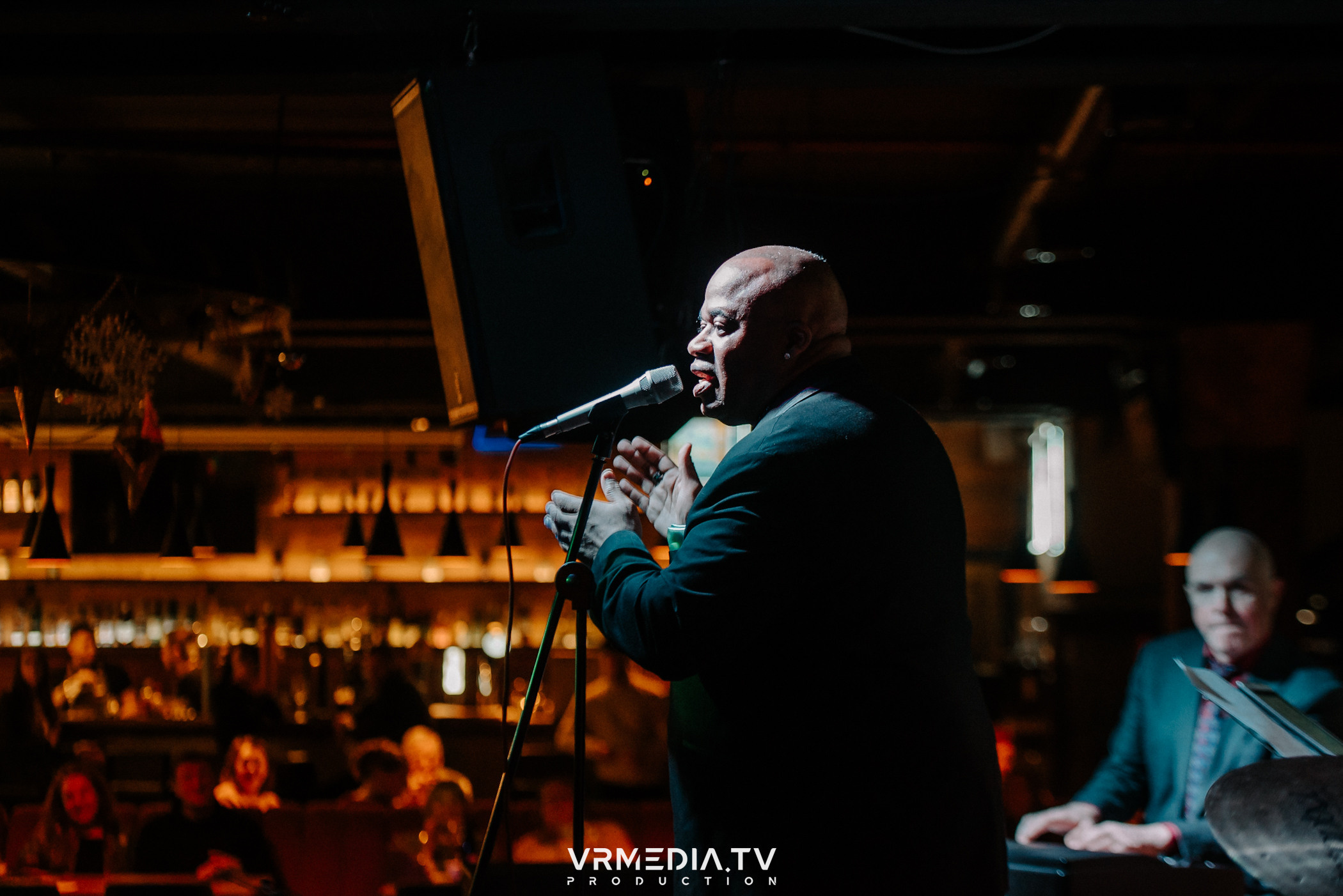 Джазовая среда: Певец Мистер Мелвин (Франция)