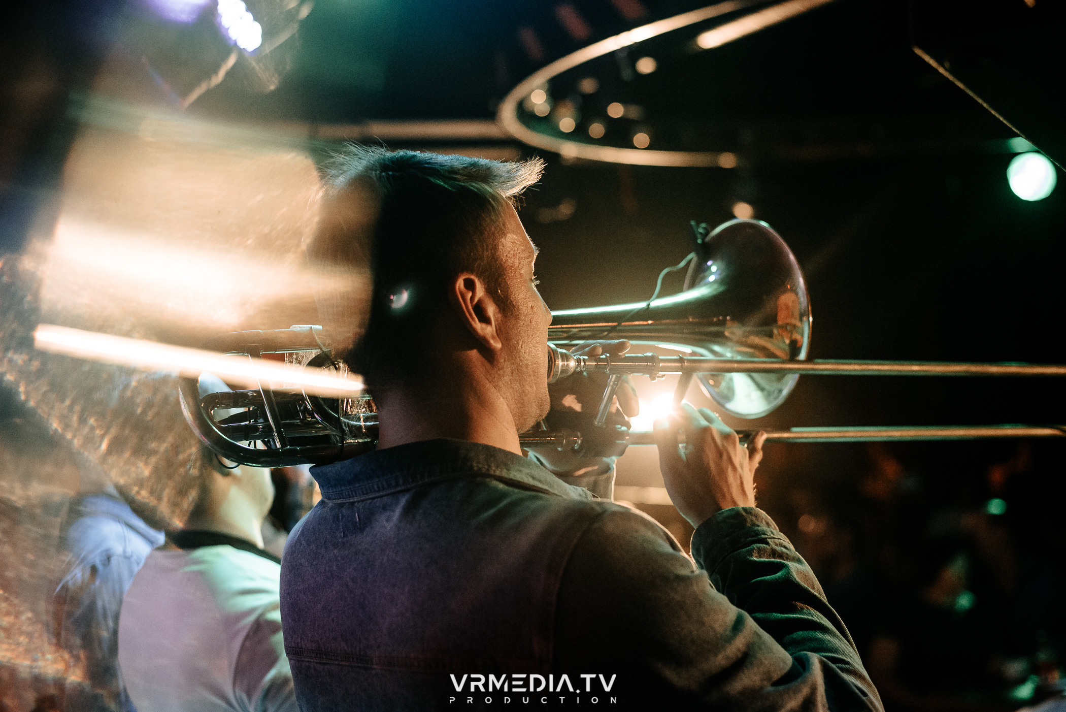 Джазовая среда: BBQueen: Переменная облачность