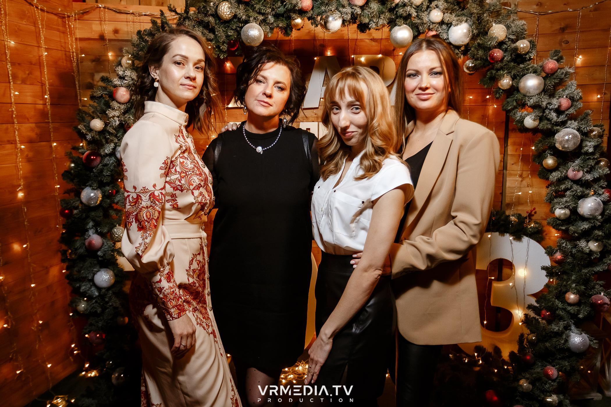 Жаркий новогодний корпоратив в гриль-баре «Жара»