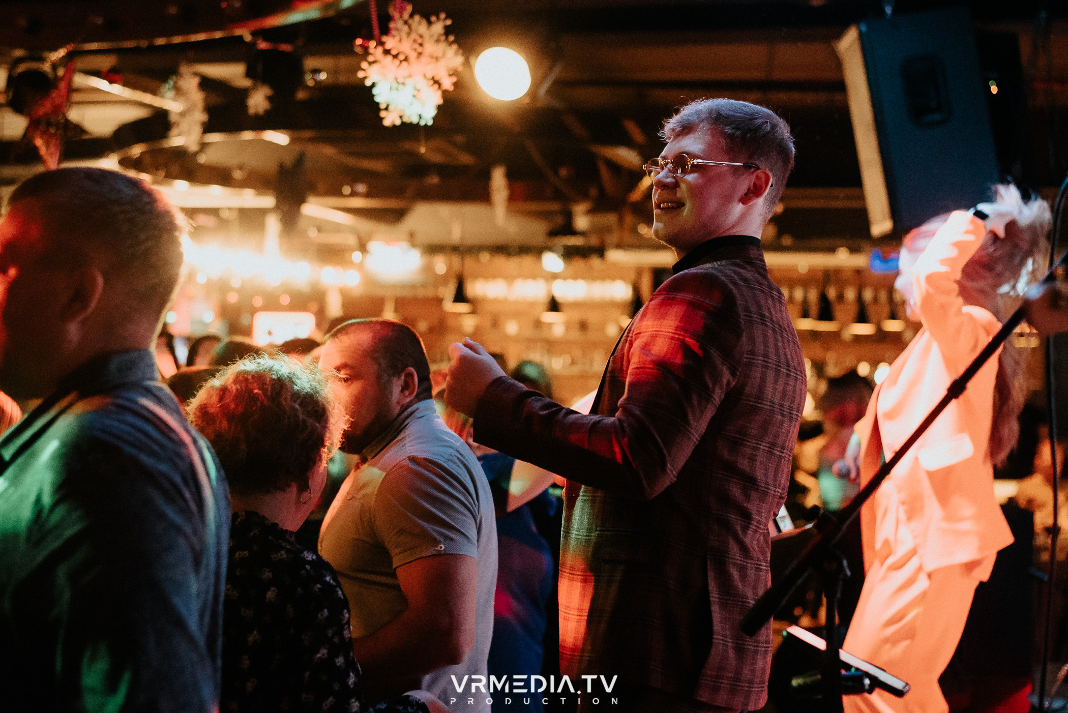 Жаркий новогодний корпоратив в гриль-баре «Жара»