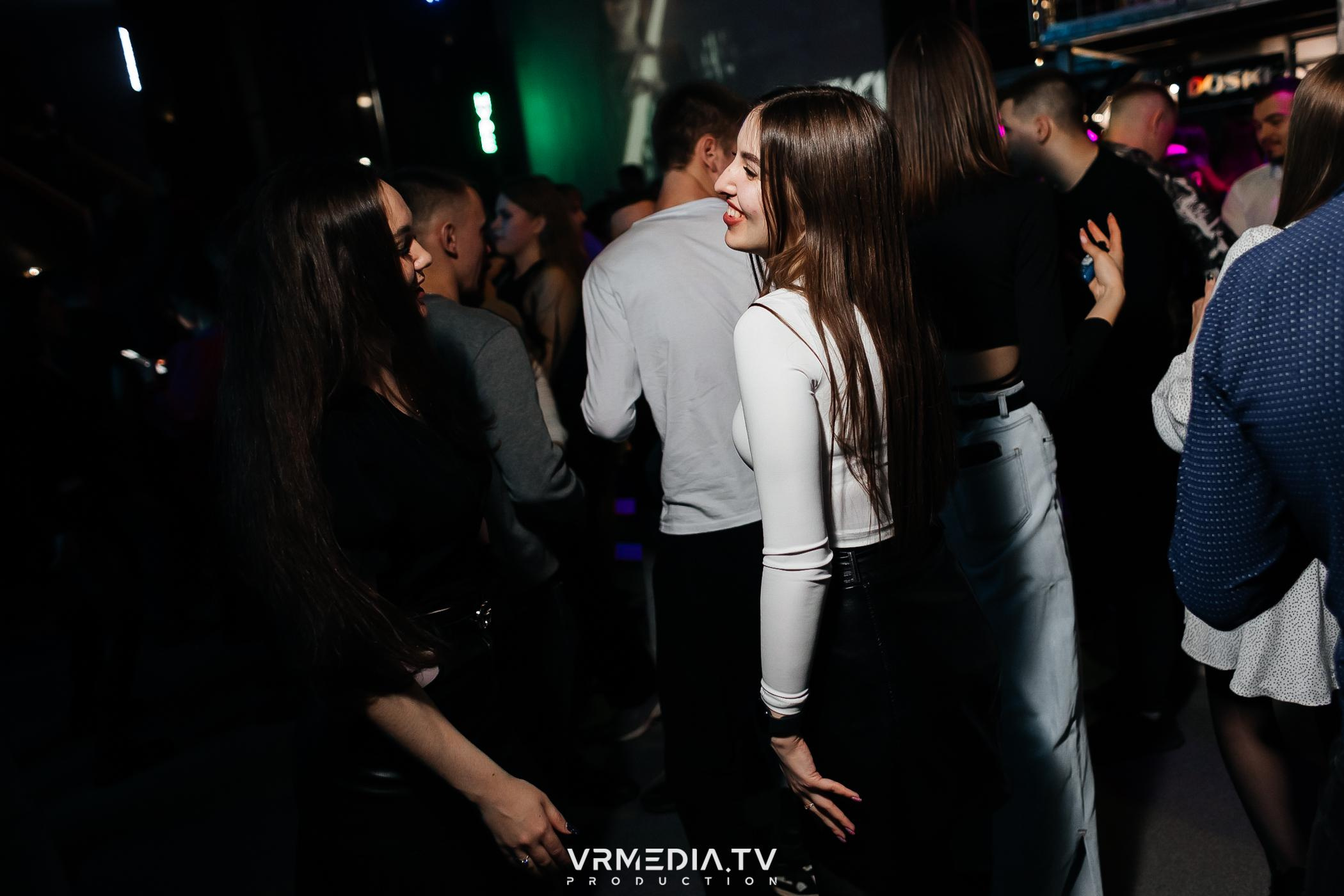 Выходные в баре «DOSKI»