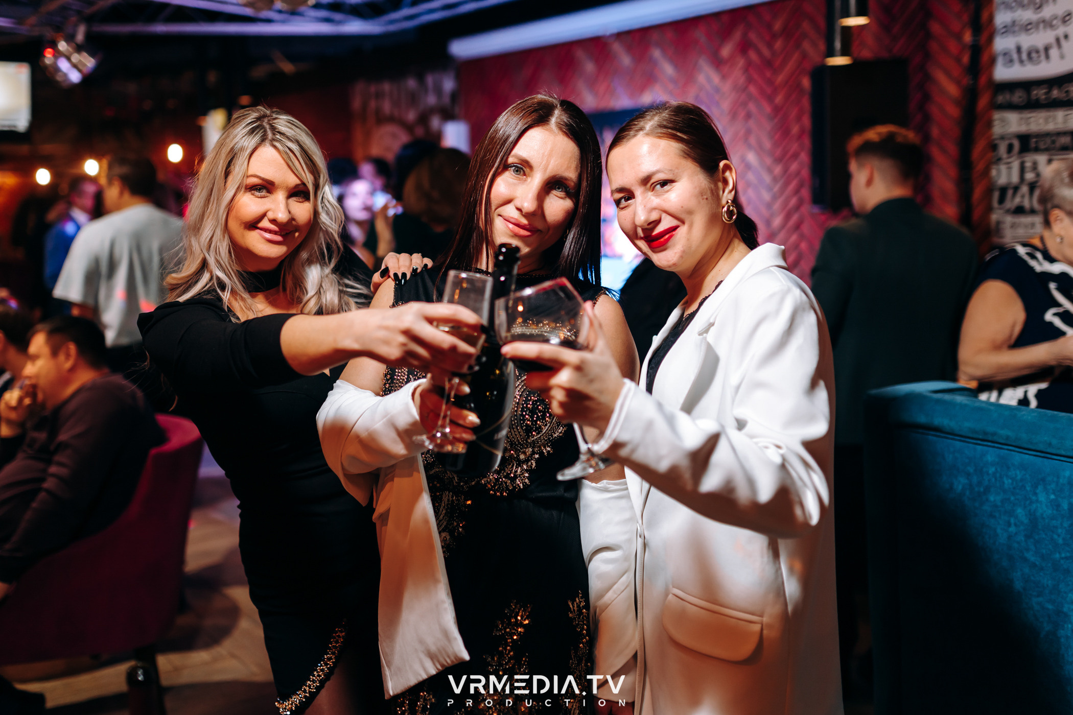 Новогодний вечер в ресторане «Friday»