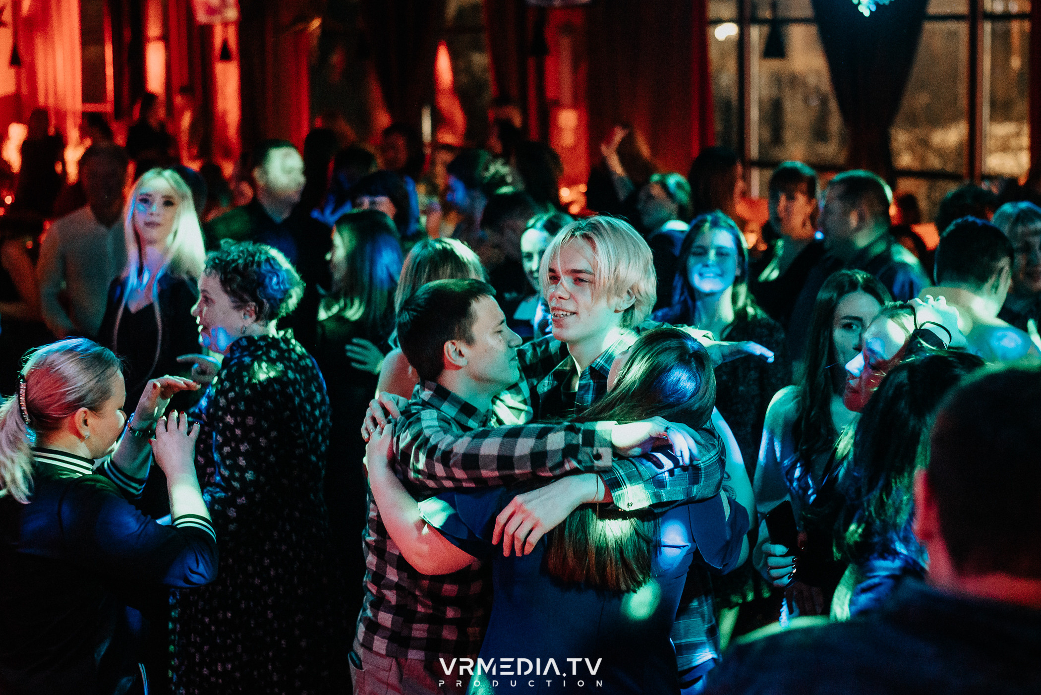 Жаркий новогодний корпоратив в гриль-баре «Жара»