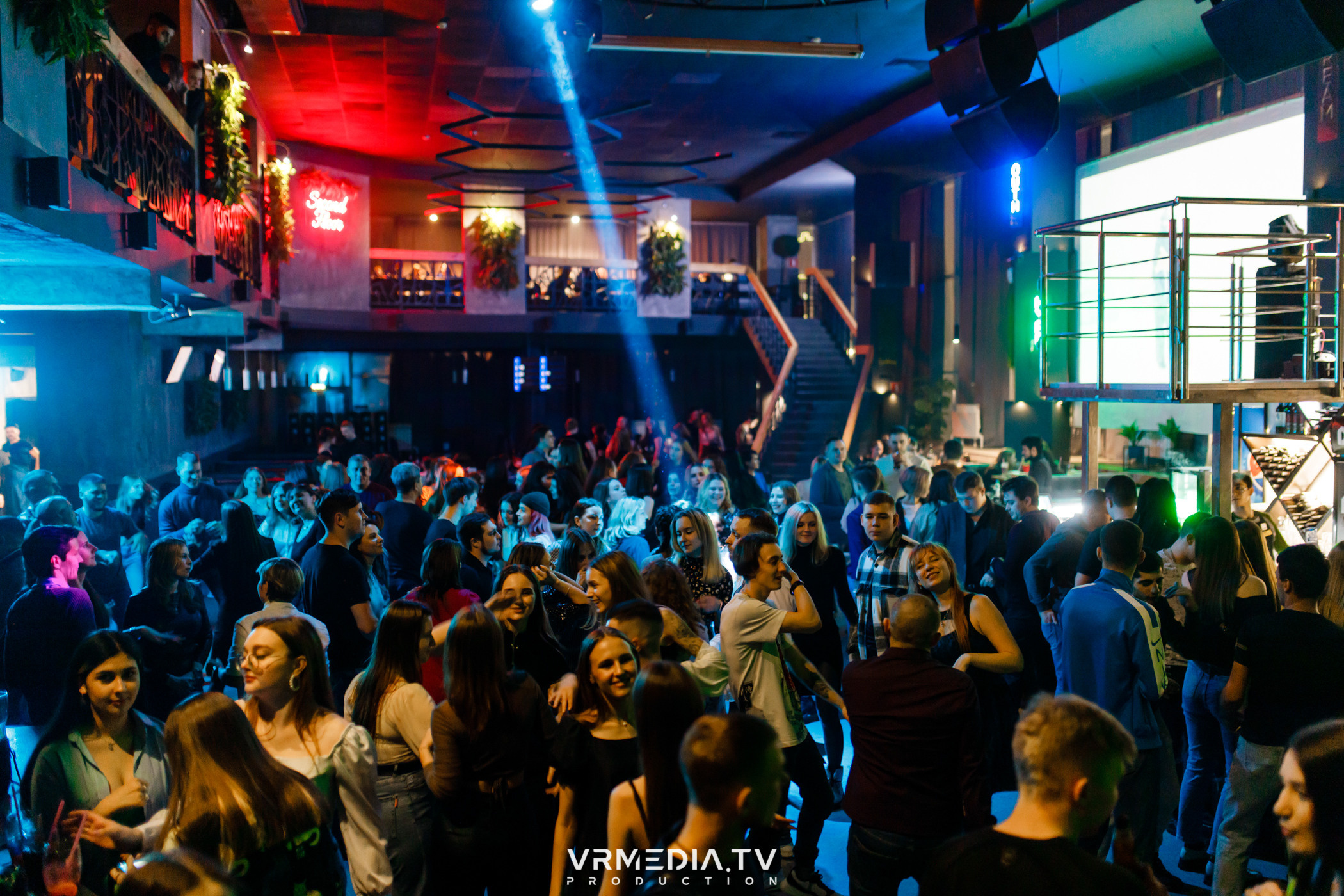 Выходные в баре «DOSKI»