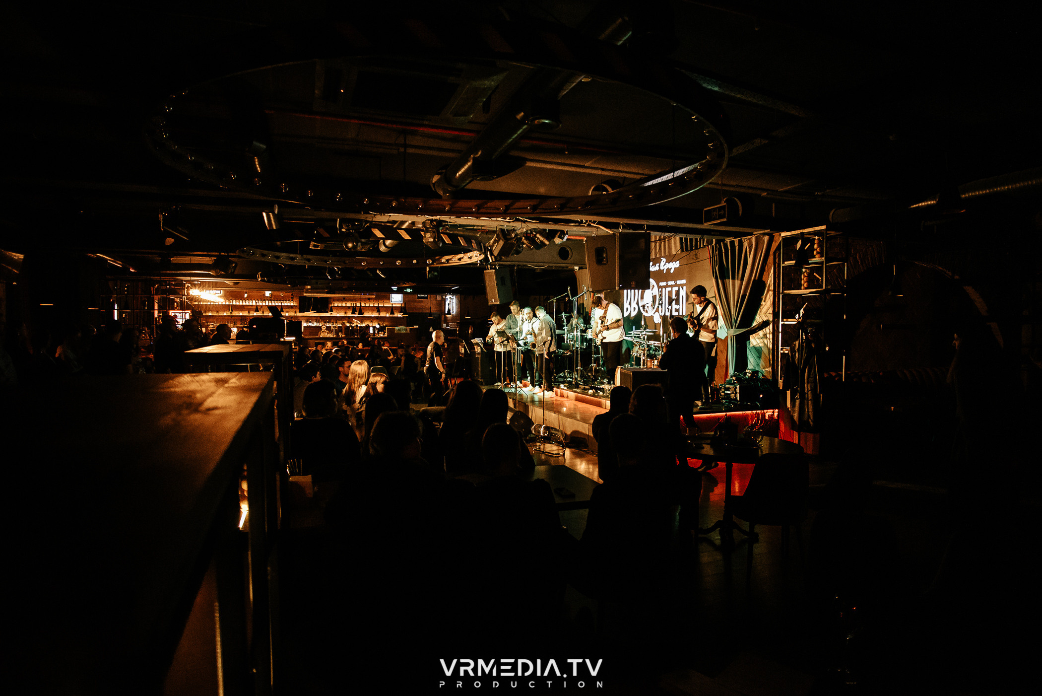 Джазовая среда: BBQueen: Переменная облачность