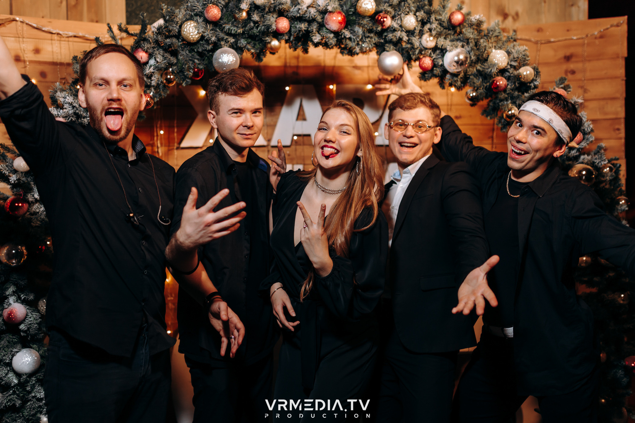 Жаркий новогодний корпоратив в гриль-баре «Жара»