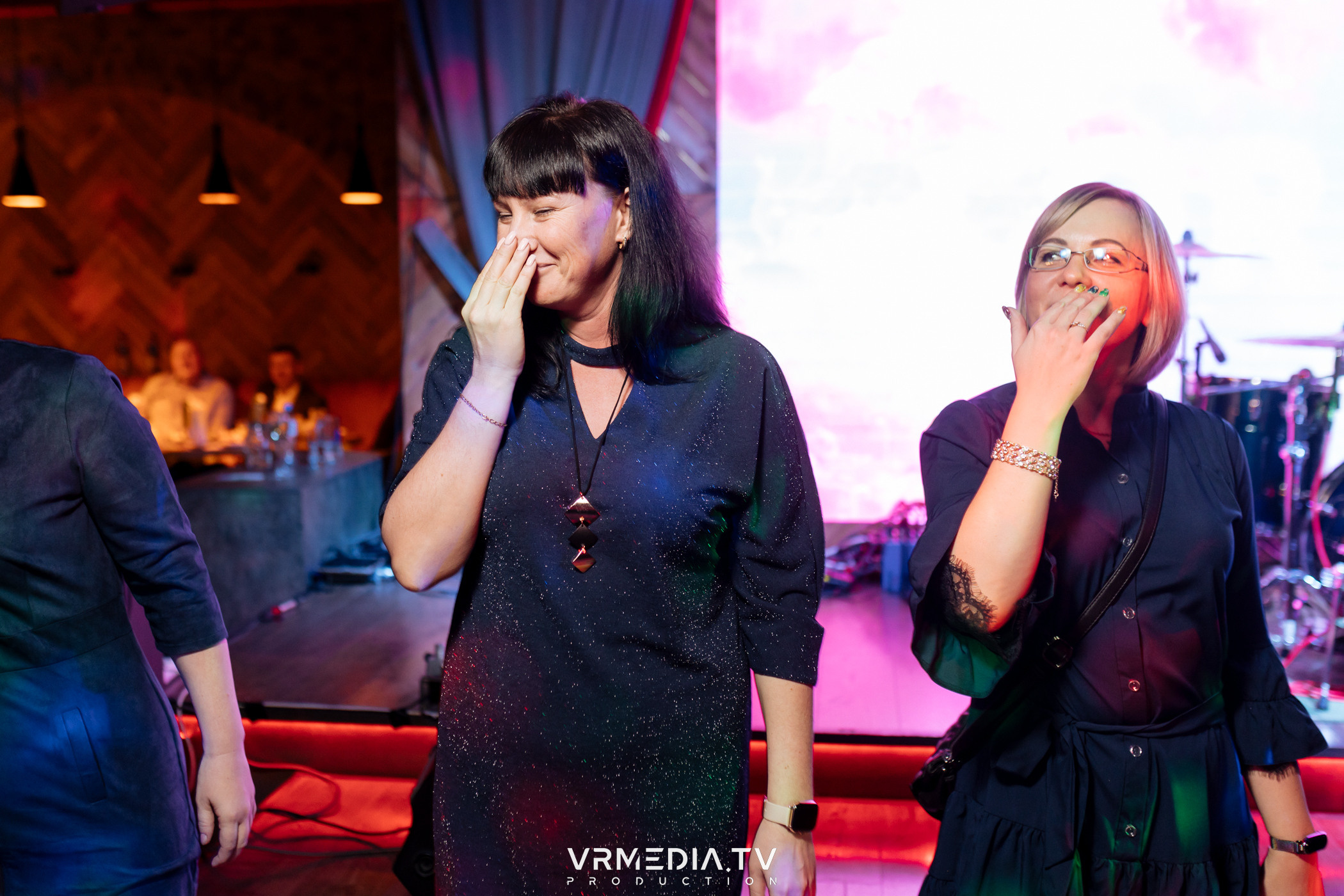 Жаркий новогодний корпоратив в гриль-баре «Жара»