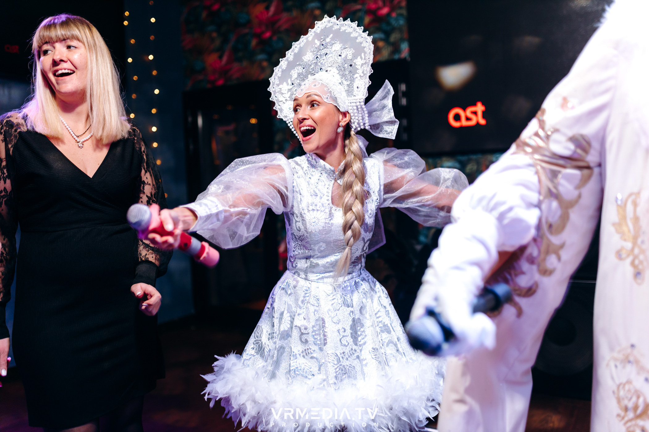 Новогодние корпоративы в караоке-баре «Опера»